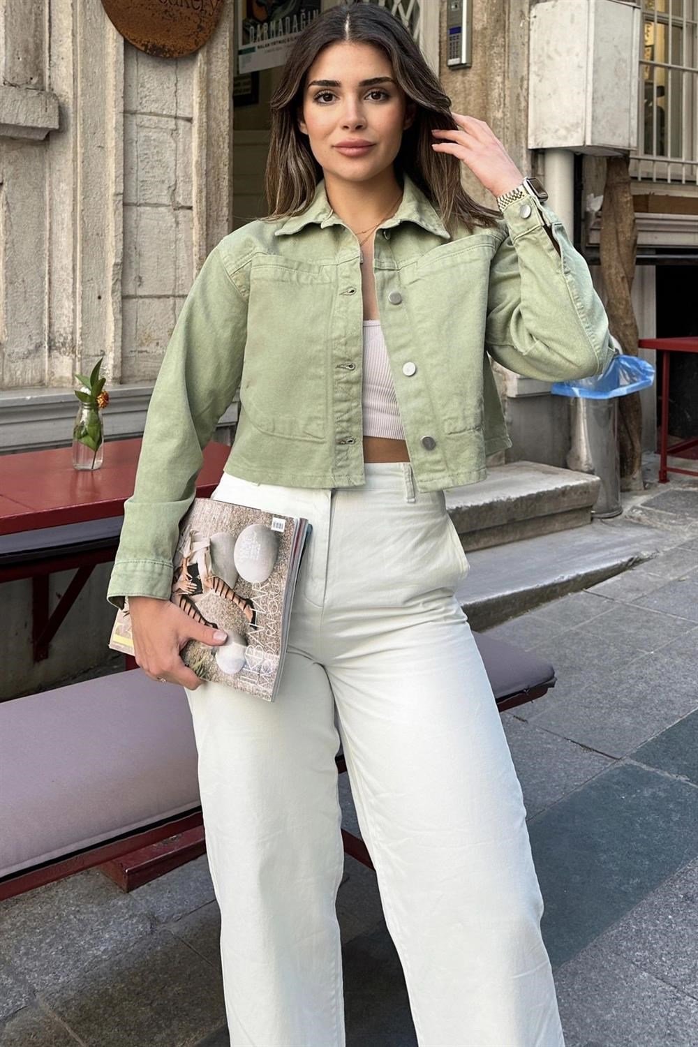 Kadın Yeşil Crop Kesim, Düğmeli, Rahat Kalıp, Gabardin Ceket