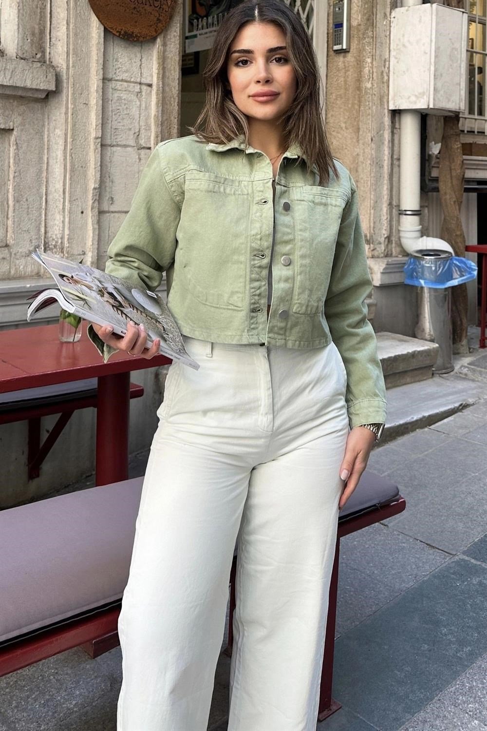 Kadın Yeşil Crop Kesim, Düğmeli, Rahat Kalıp, Gabardin Ceket