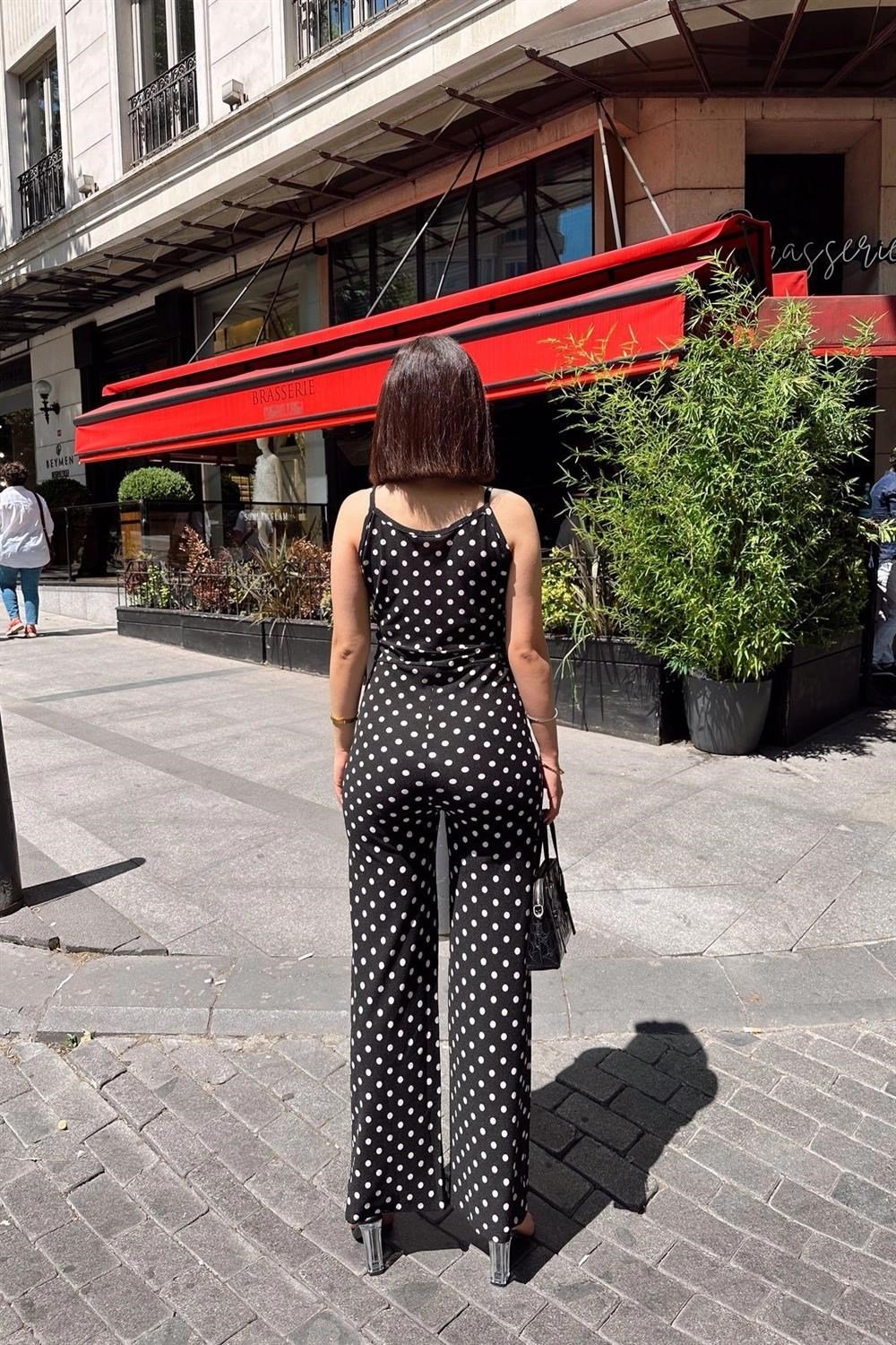 Siyah Kruvaze Yaka, Askılı Kol, Puantiyeli Kumaş, Esnek Ve Rahat, Regular Kesim, Geniş Paça Tulum