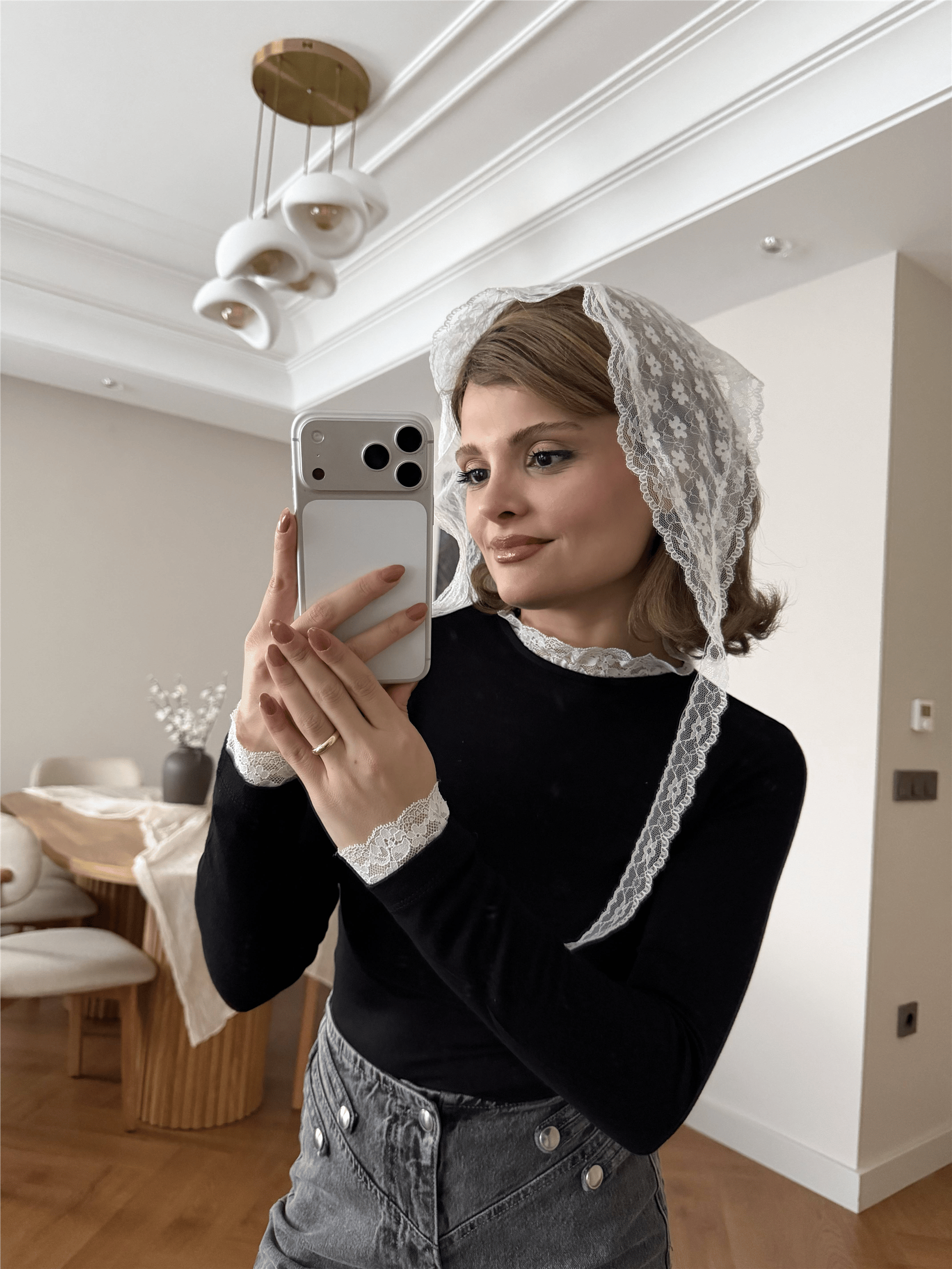 Yaka Kol Dantel Detaylı Body Siyah
