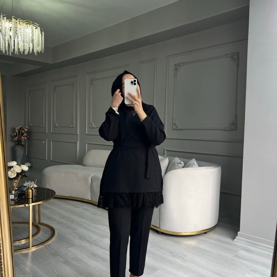 Ahra Siyah Takım