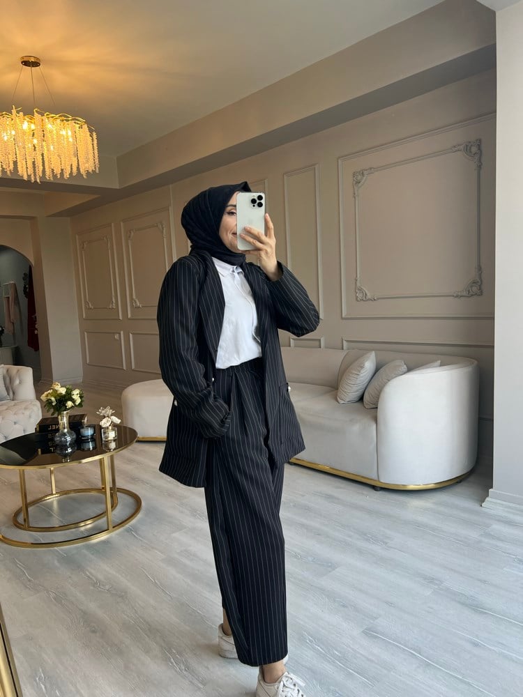 Çizgili Siyah Blazer Takım