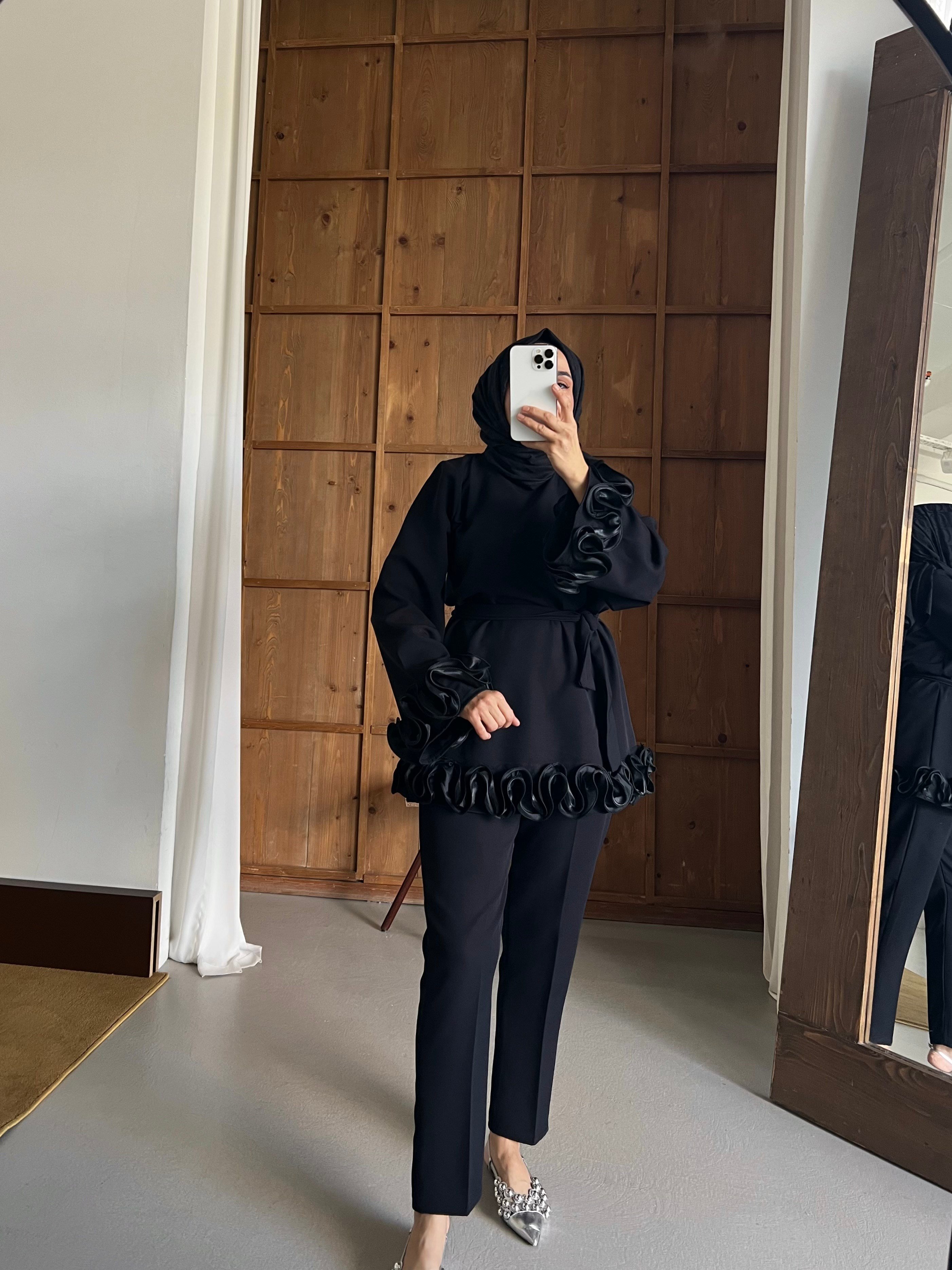 Nisa Siyah Takım