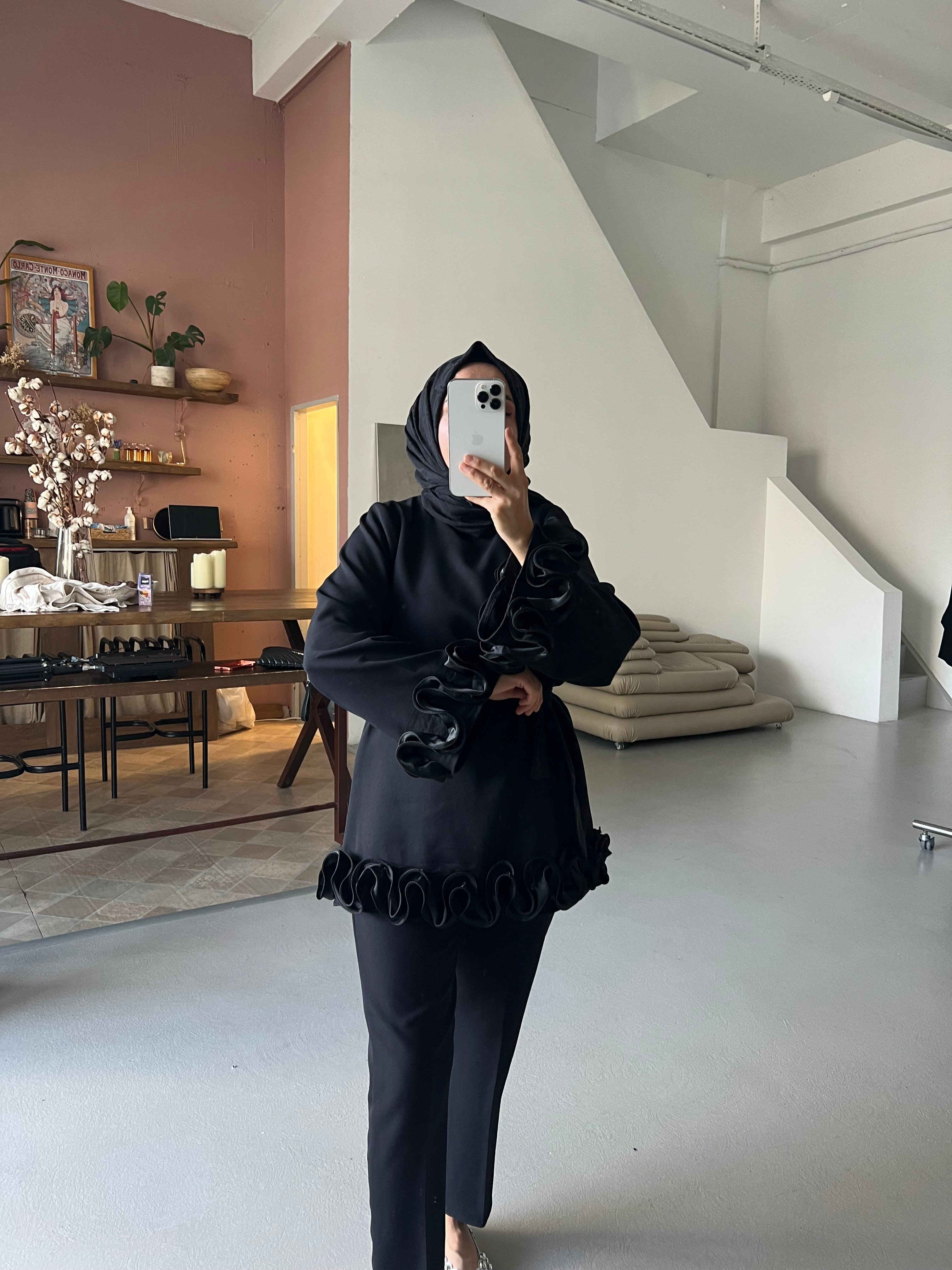 Nisa Siyah Takım