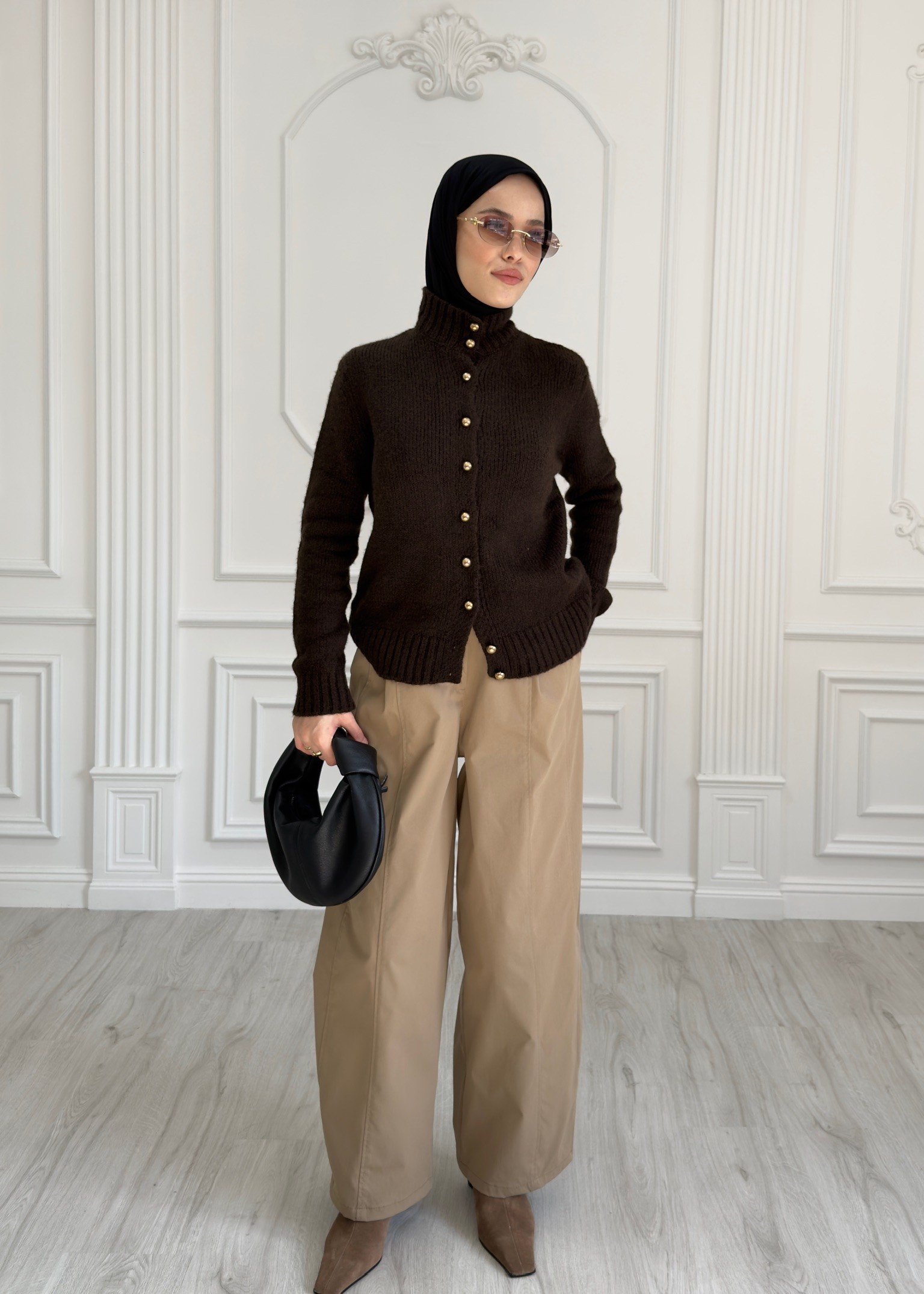 Kahve Gold Düğmeli Hırka