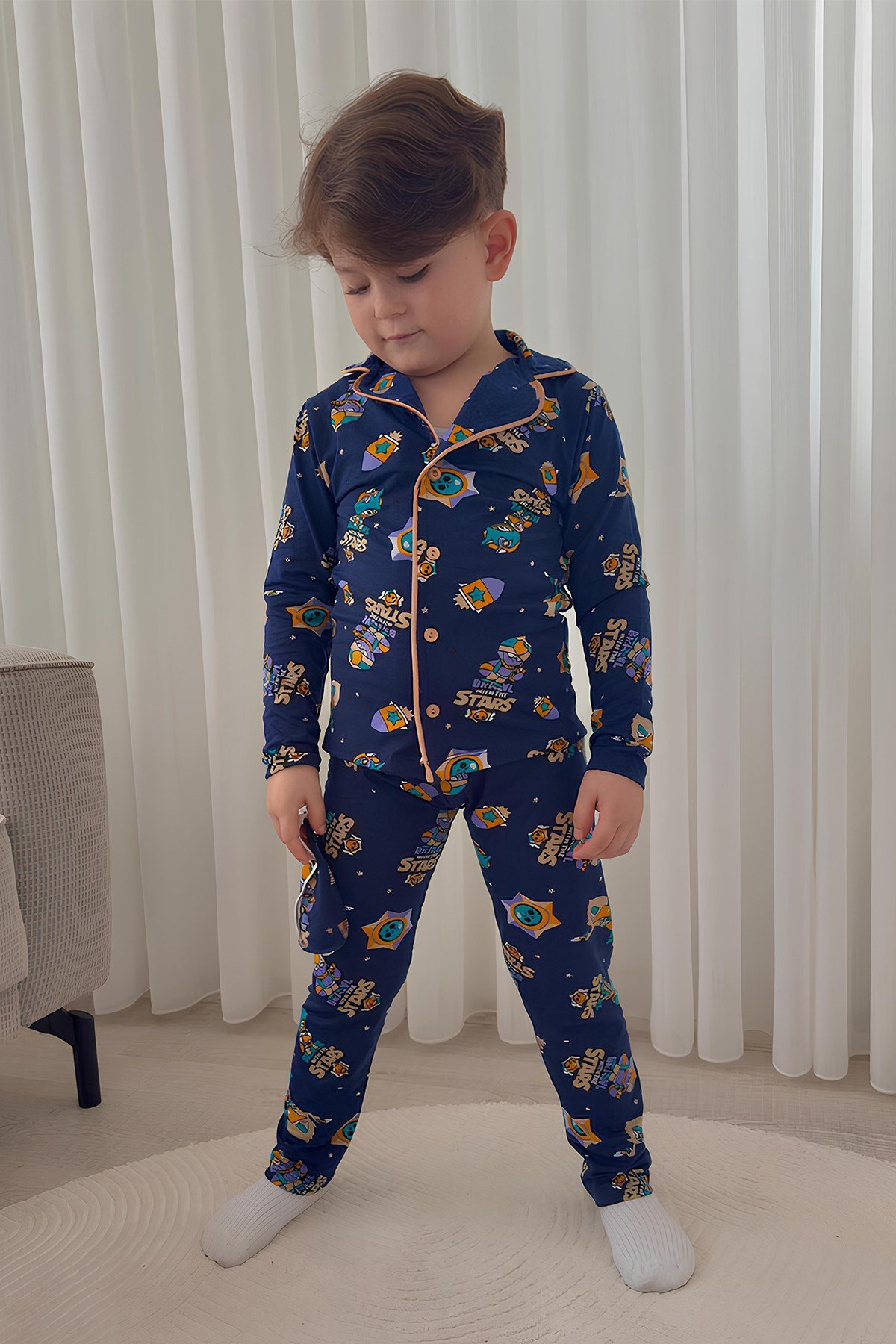 Erkek Çocuk Pamuklu Süet Kumaş 1 Gömlek Yaka Uyku Bantlı Düğmeli Uzun Kollu Pijama Takımı