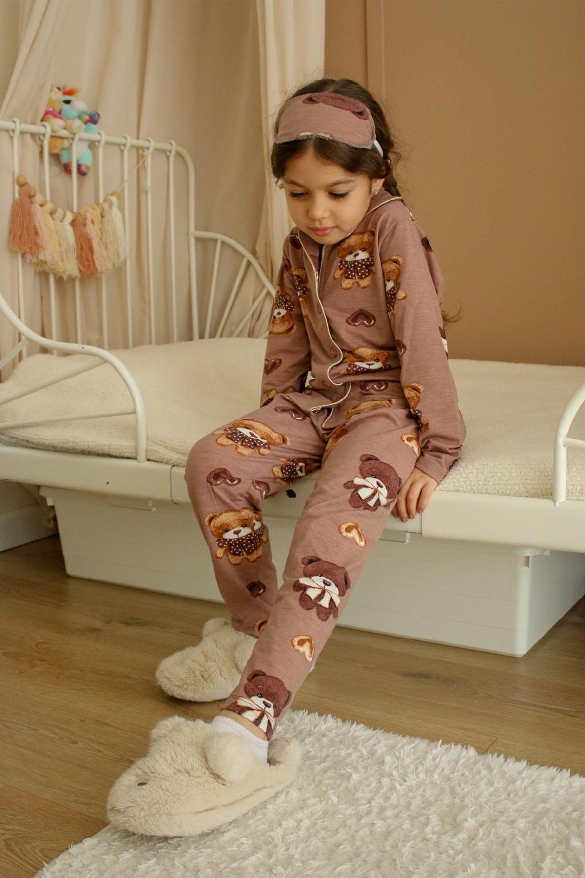 Kız Çocuk Pamuklu Süet Ayıcık Desenli Gömlek Yaka Uyku Bantlı Düğmeli Uzun Kollu Pijama Takımı