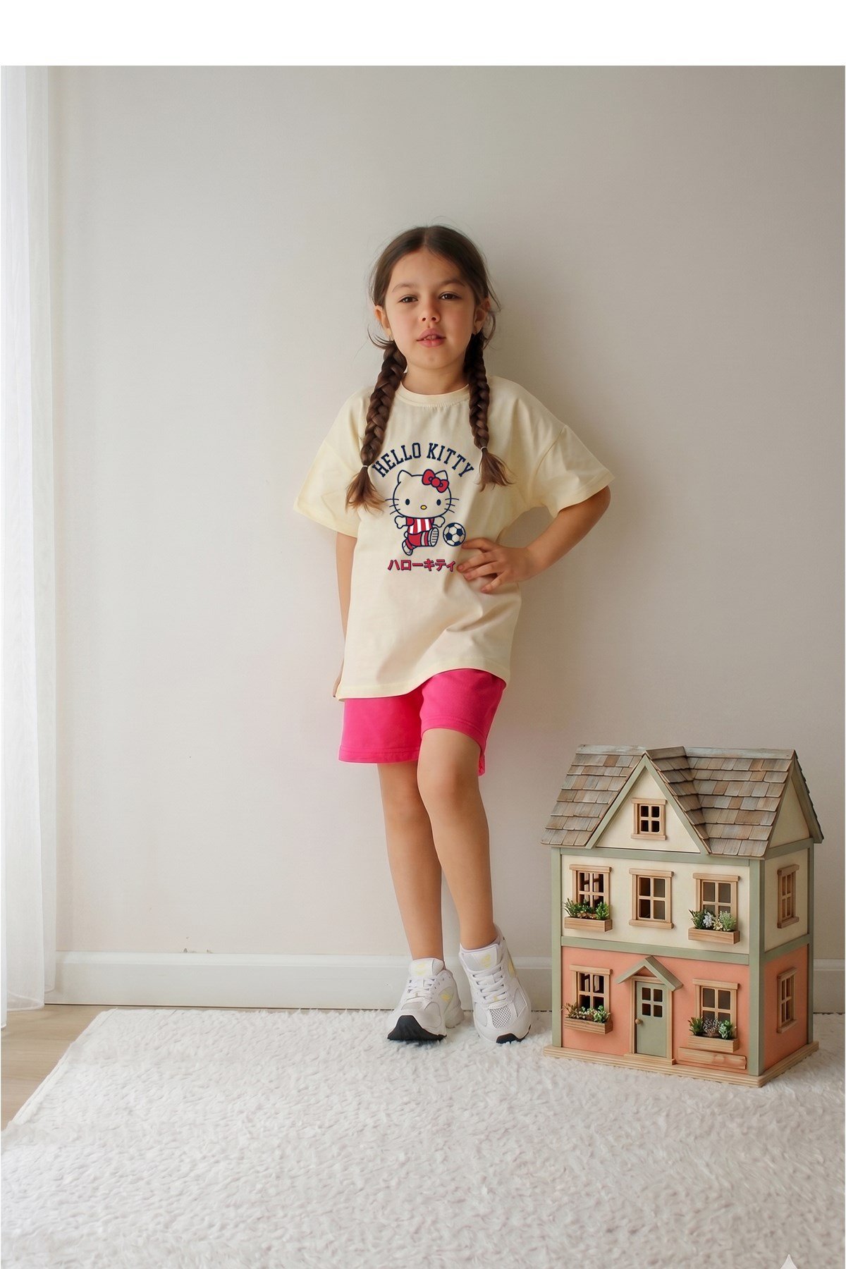 Kız Çocuk Üst Oversize Süprem Alt İki İplik Hello Desenli7 askılı Alt Üst Takım