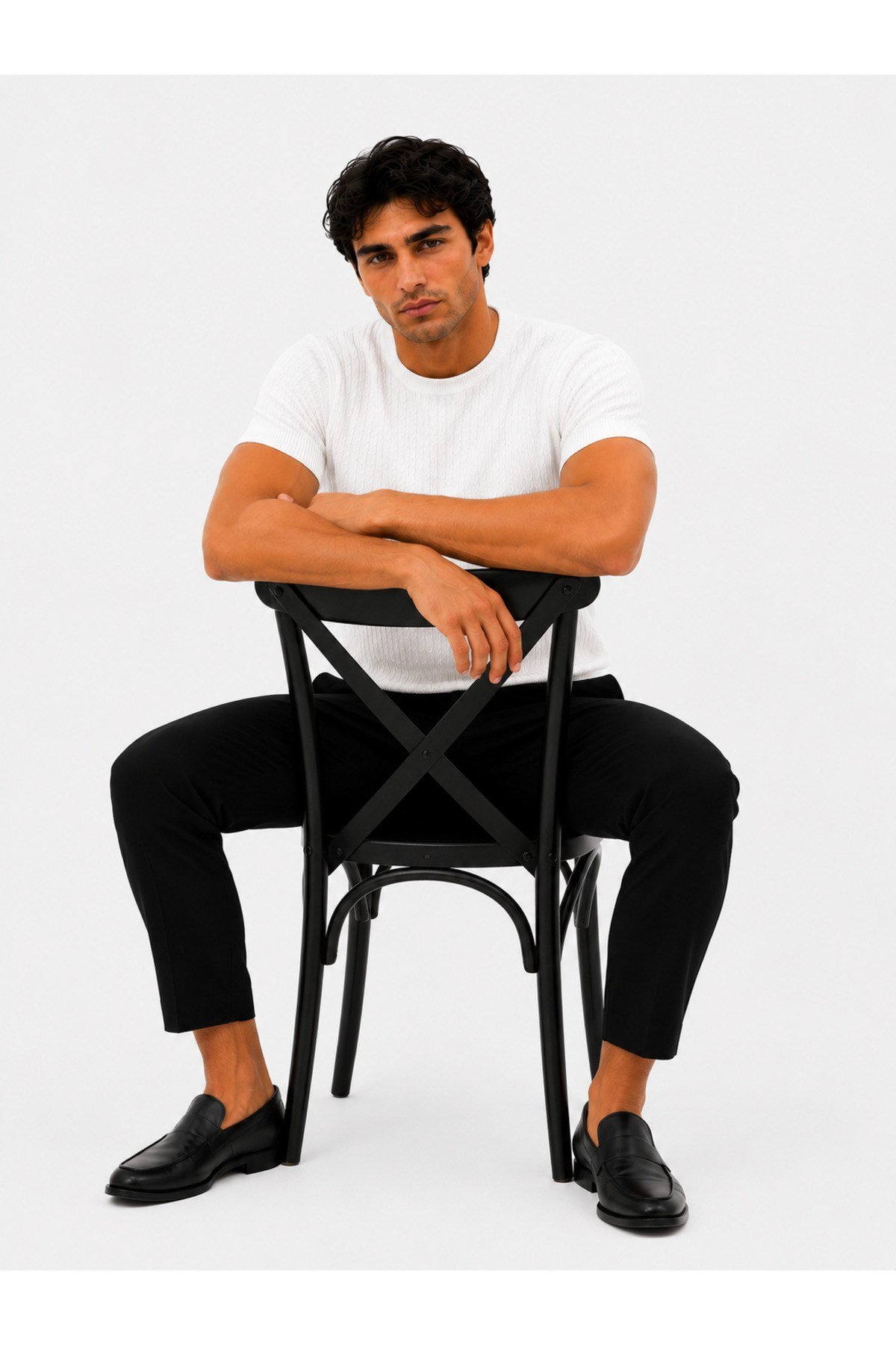 Beyaz Bisiklet Yaka Saç Örgü Desenli Kısa Kol Slim Fit Erkek T-shirt