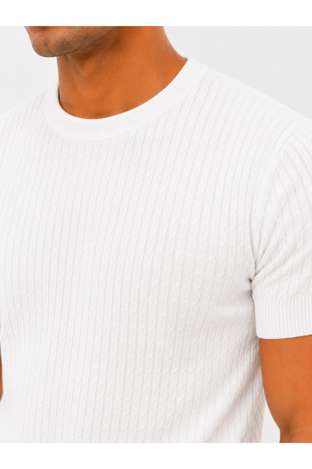 Beyaz Bisiklet Yaka Saç Örgü Desenli Kısa Kol Slim Fit Erkek T-shirt