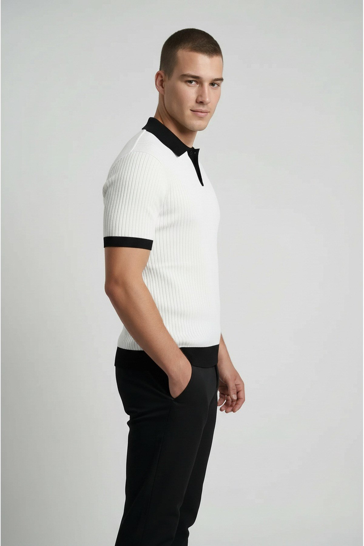 Beyaz Polo Yaka Düğmeli Kısa Kol Erkek T-shirt