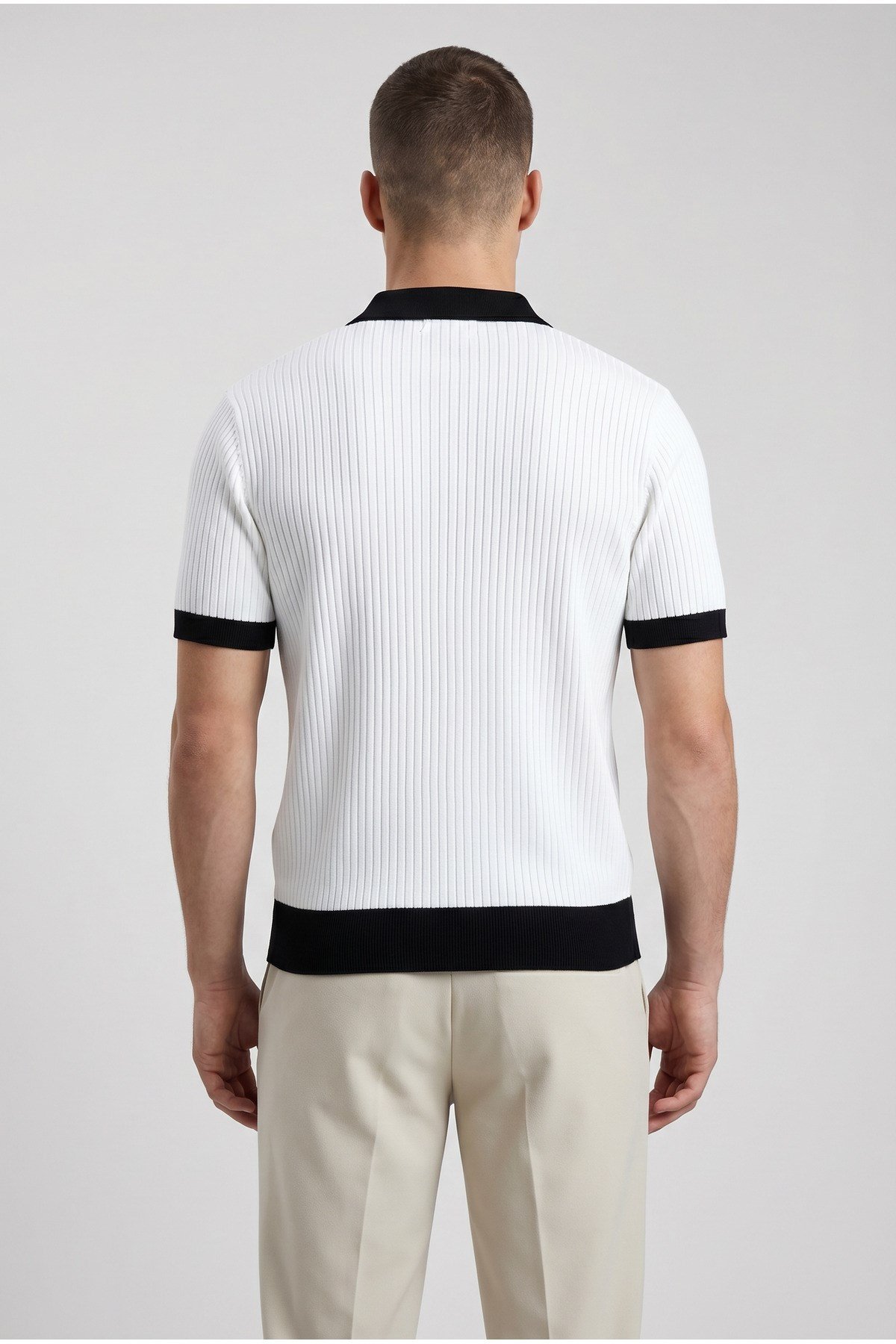 Beyaz Polo Yaka Düğmeli Kısa Kol Erkek T-shirt