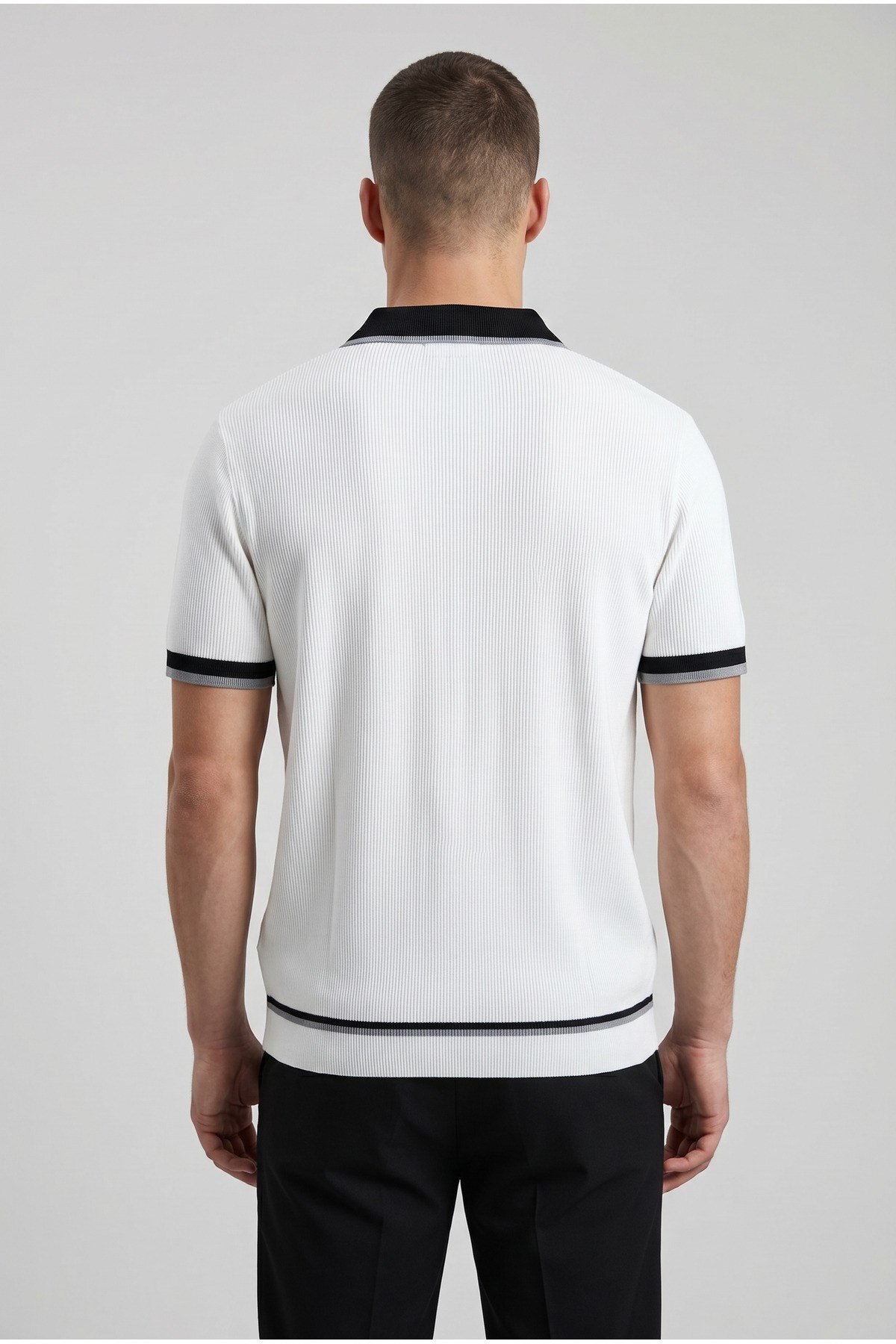 Beyaz Polo Yaka Fermuarlı Kısa Kol Erkek T-shirt