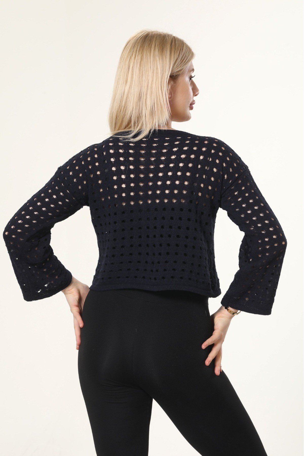 Lacivert Delikli Kadın Crop Bluz