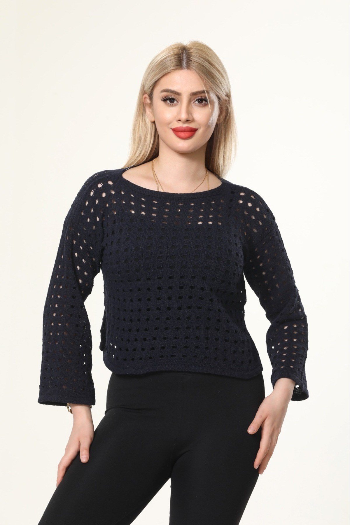 Lacivert Delikli Kadın Crop Bluz