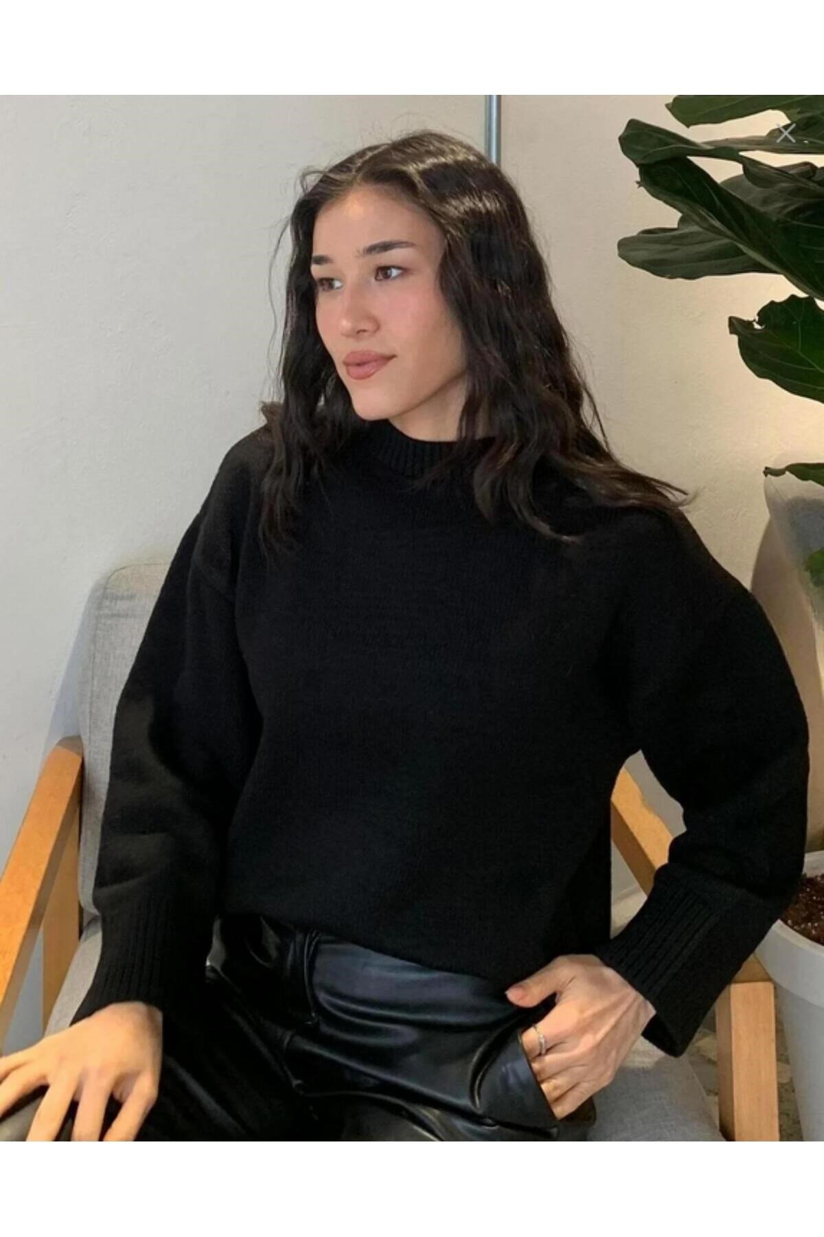 Siyah Bisiklet Yaka Oversize Kadın Triko Kazak