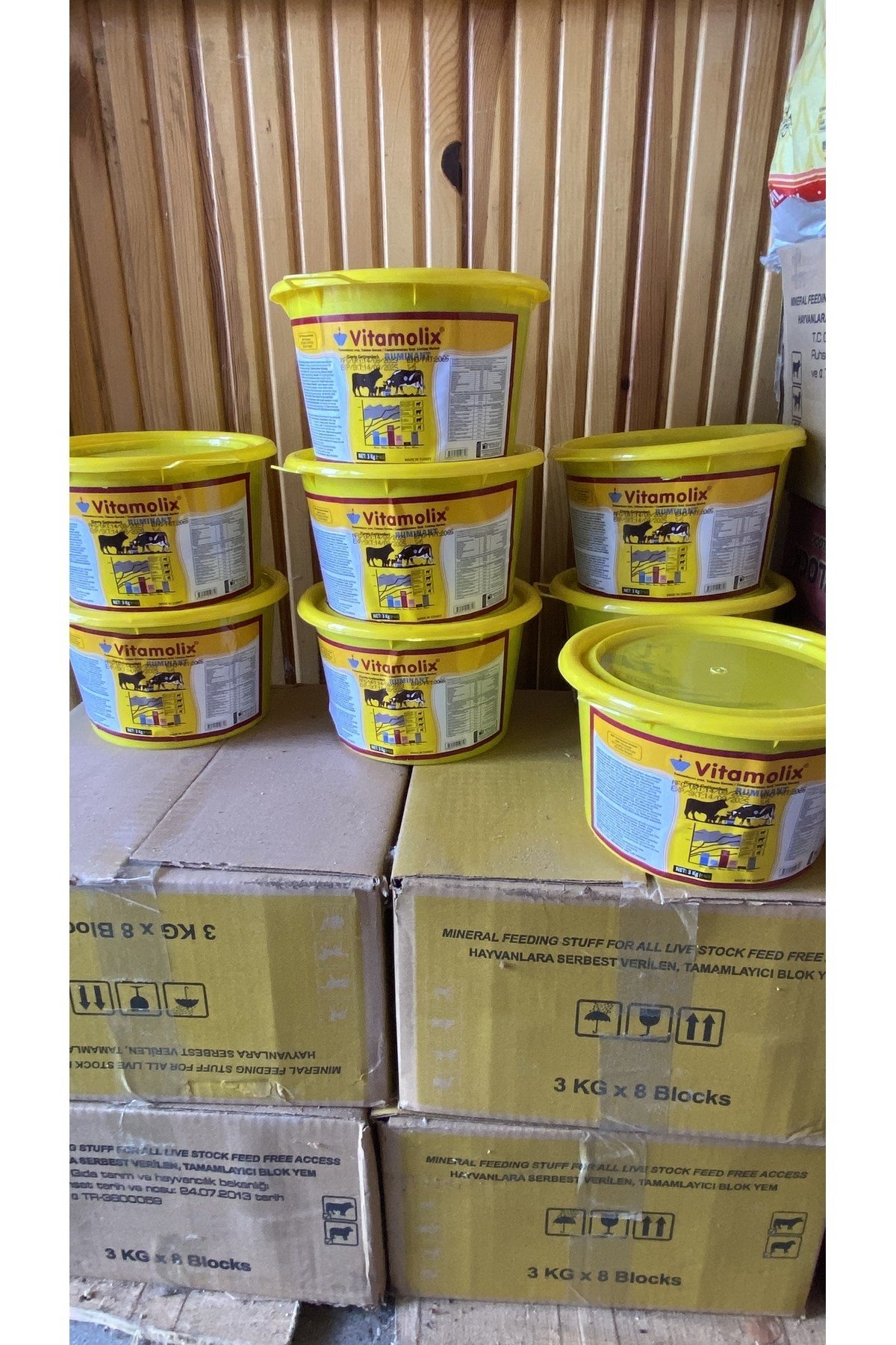 VİTAMOLİX YALAMA KUTUSU 3 KG