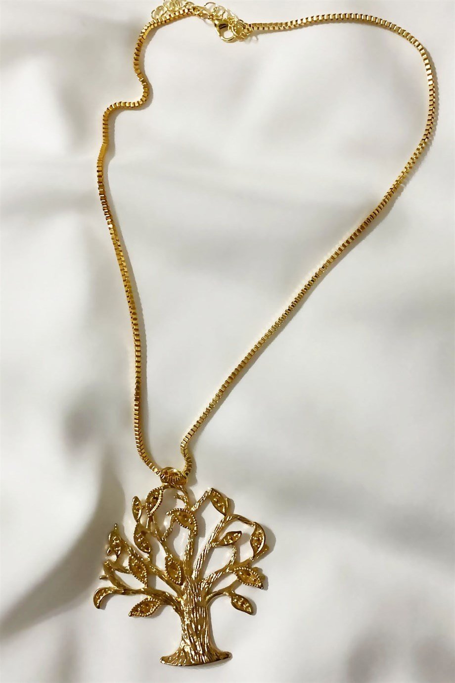 Ağaç Figürlü Gold Zincir Kolye