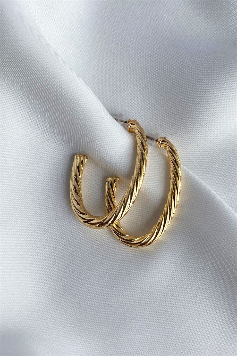 Gold Burgu İşlemeli Küpe