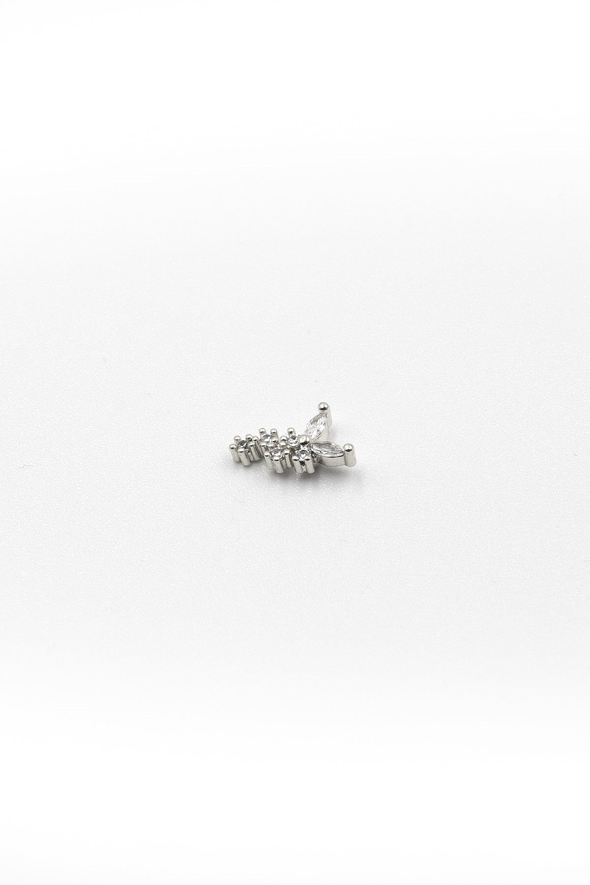 Işıltılı Kelebek Tasarım Tragus Piercing – Gümüş Renk, Anti Alerjik Çelik Bar