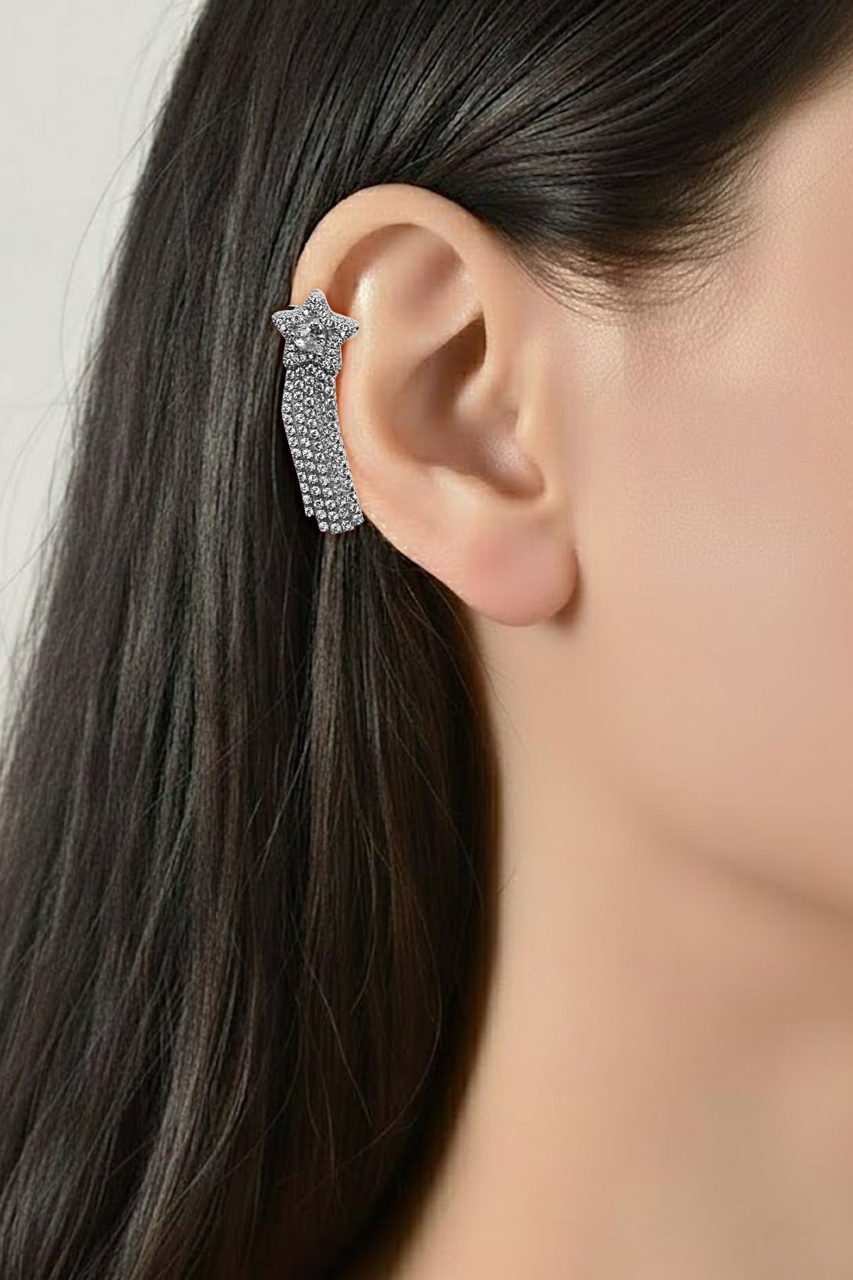 Işıltılı Zirkon Taşlı Yıldız Earcuff – Gümüş, Sıkıştırmalı ve Anti Alerjik Kıkırdak Küpe