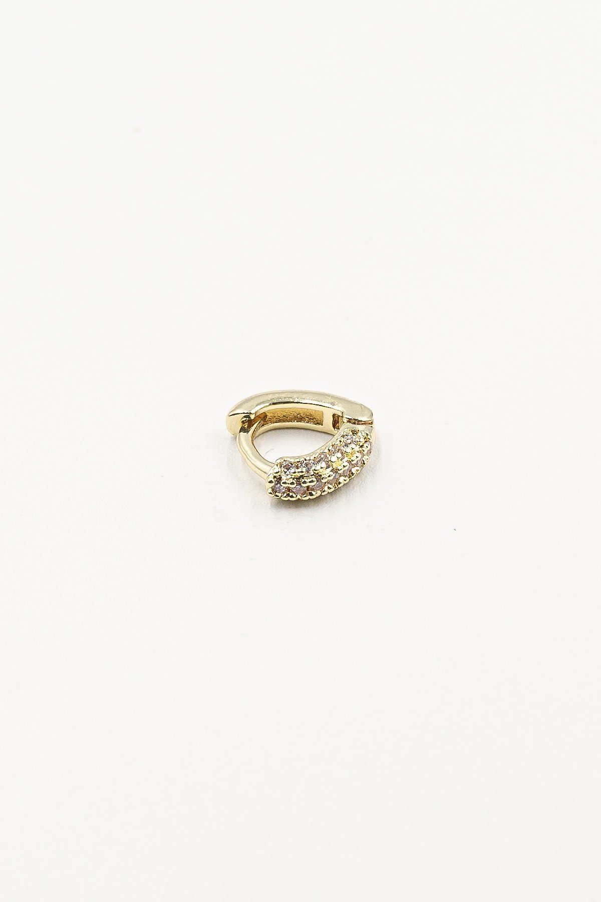 Modern Üçgen Tasarımlı Zirkon Halka Tragus Piercing – Gold | Parlaklığını Korur, Cilt Dostu