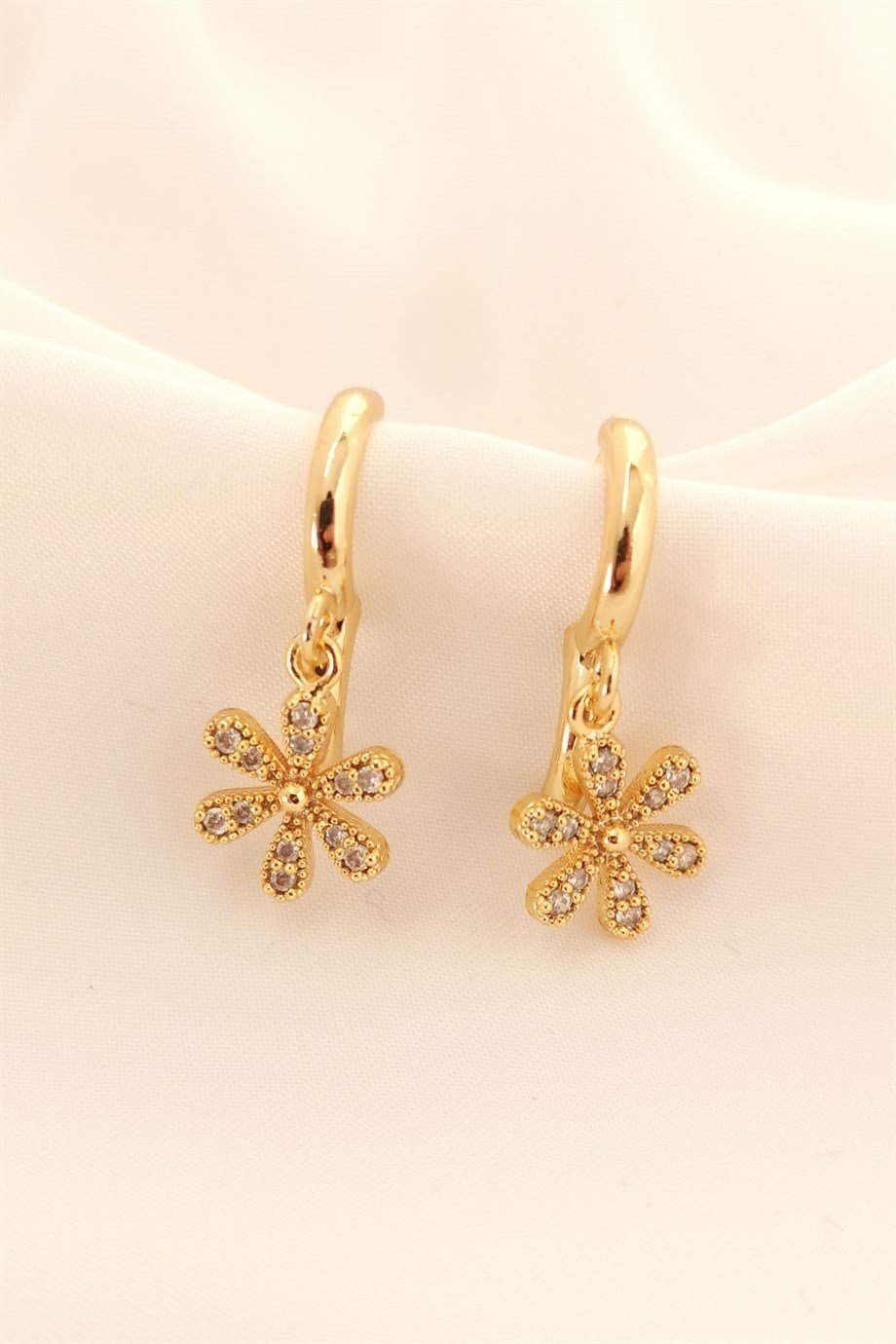 Papatya Figürlü Zirkon Taşlı Gold Küpe