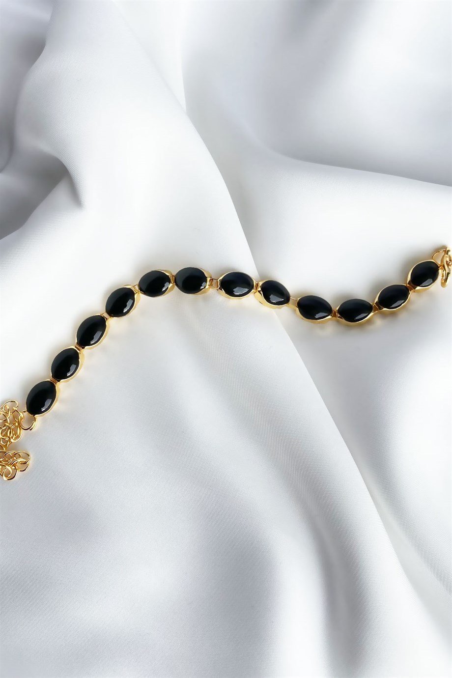 Siyah Taşlı Gold Bileklik