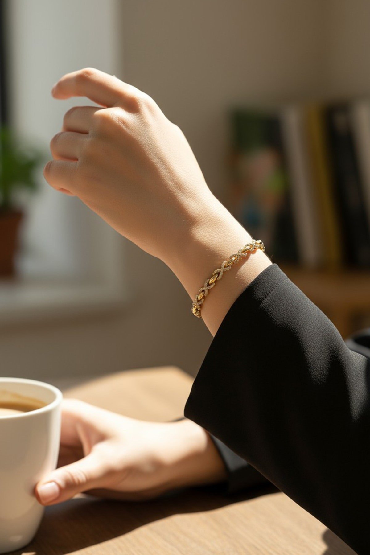 Sonsuzluk Model Zirkon Taşlı Xuping Kararmaz Bileklik - Gold