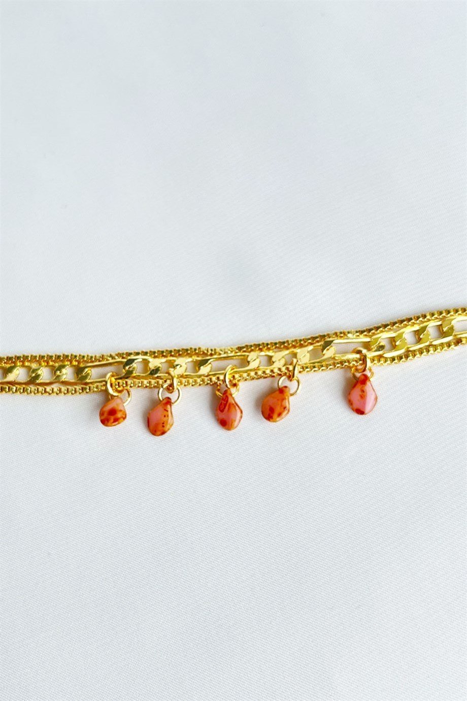 Turuncu Taşlı İşlemeli Gold Bileklik