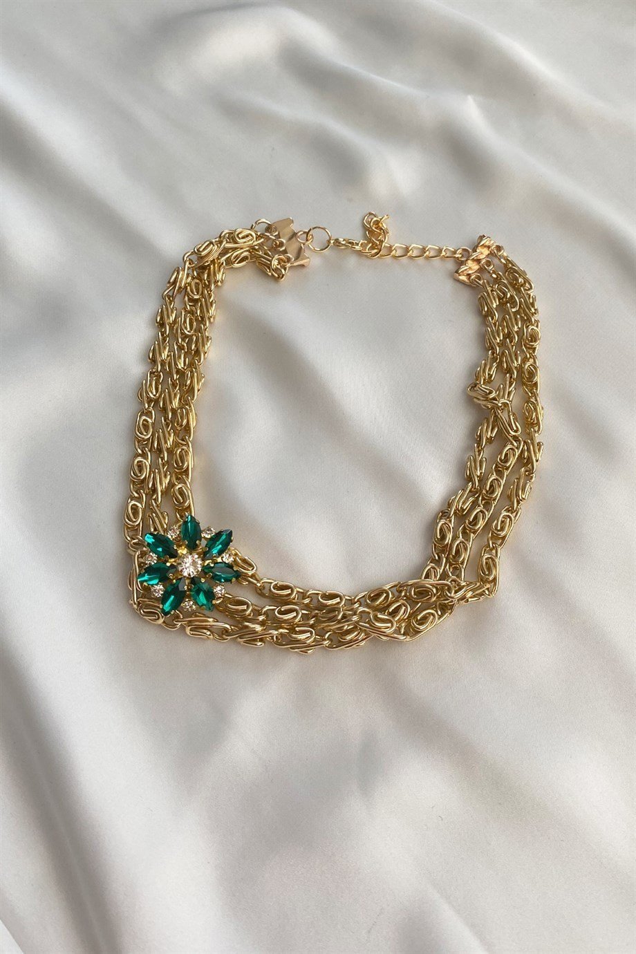 Yeşil Kristal Uçlu Gold Zincir Kolye