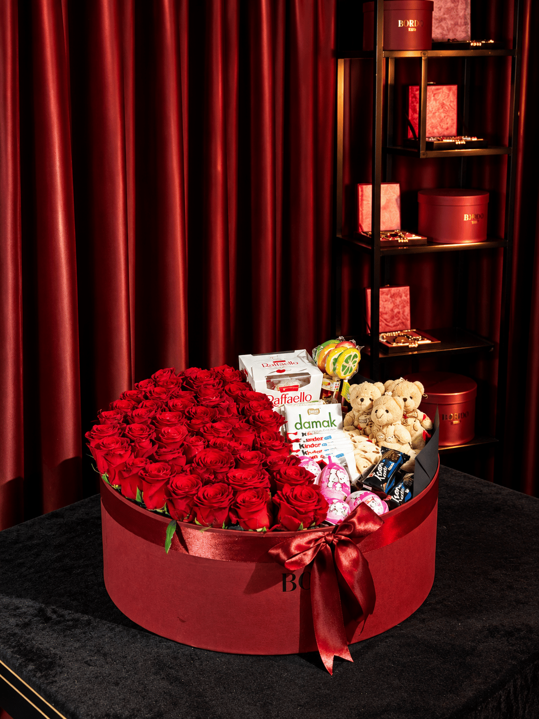 Canlı Gül Love Box — Kalp Kutuda Canlı Güller - BORDO 1791 | İstanbul Gül ve Çikolata Kutusu