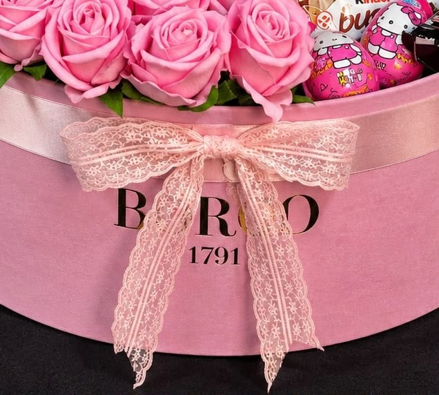 Pembe Kadife Kutu Love Box - BORDO 1791 | İstanbul Gül ve Çikolata Kutusu
