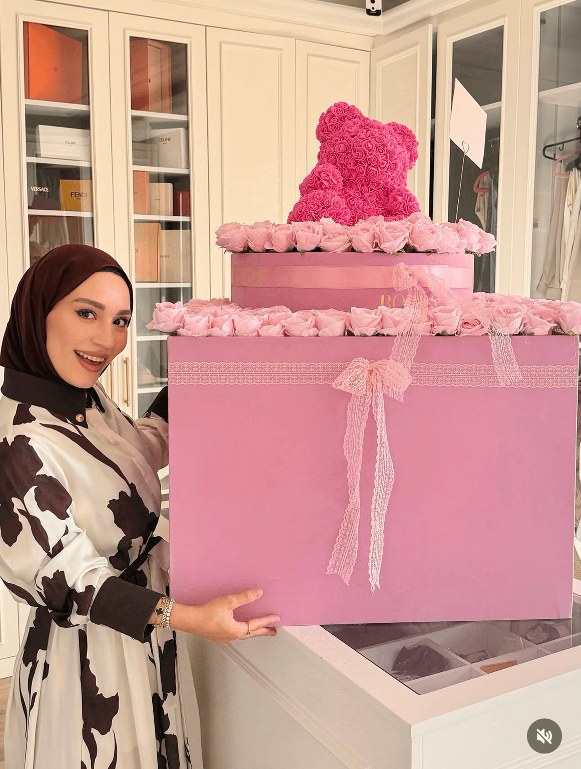 Premium Pembe Dev Box — 250 Gül - BORDO 1791 | İstanbul Gül ve Çikolata Kutusu