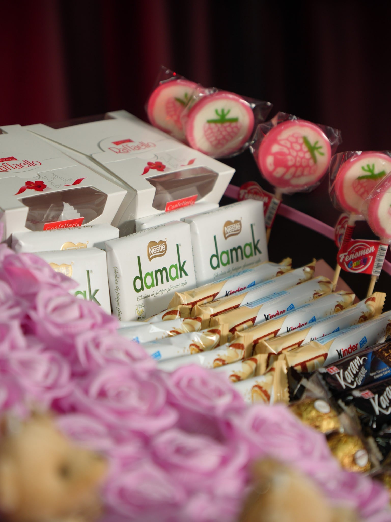 Premium Pembe Kalp Box — 70 cm - BORDO 1791 | İstanbul Gül ve Çikolata Kutusu