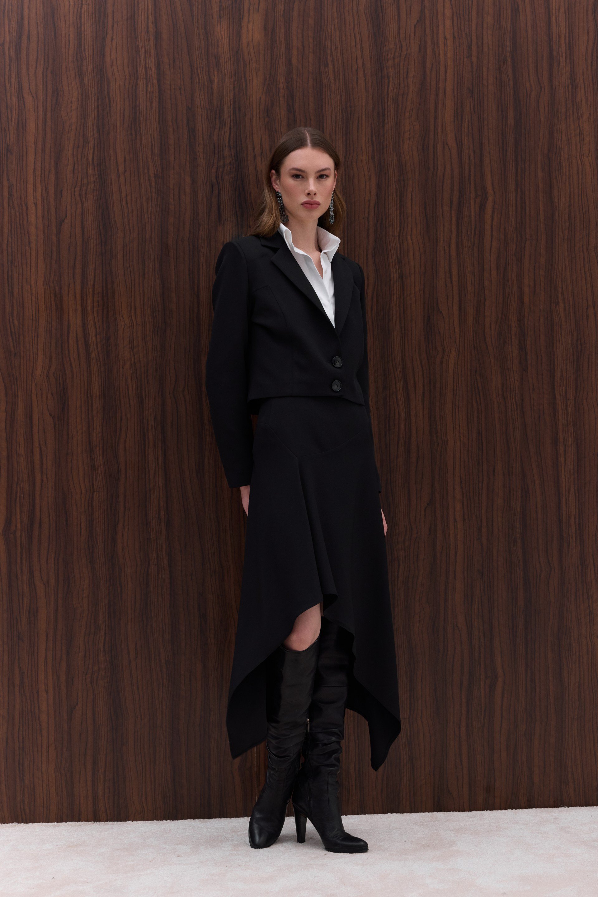 SİYAH KISA FİT KESİM BLAZER CEKET