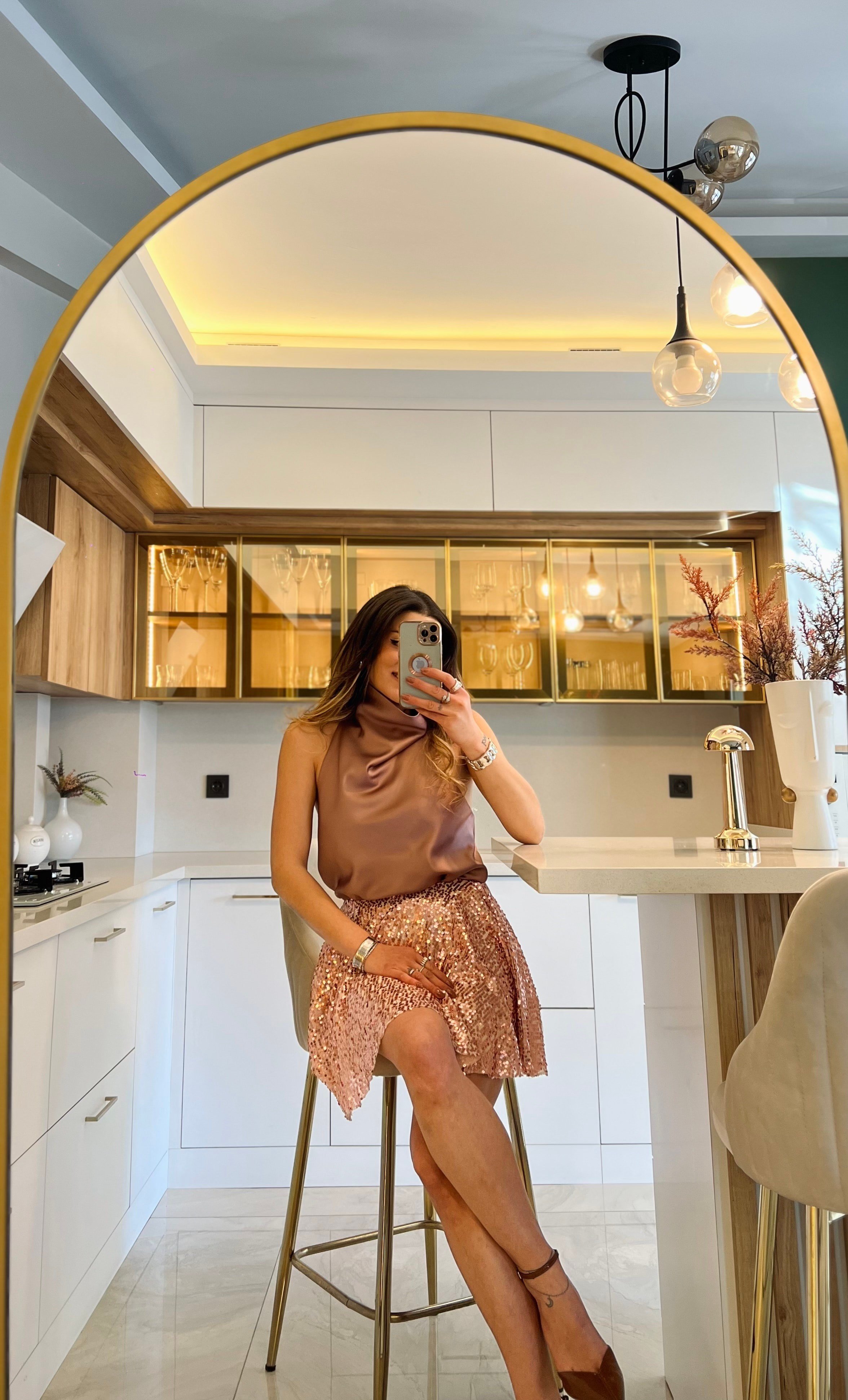 Gül Kurusu Halter Yaka Sırt Dekolteli Saten Bluz