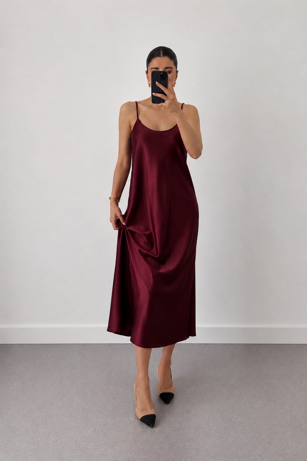 Kadın Bordo İnce Askılı Saten Midi Boy Elbise