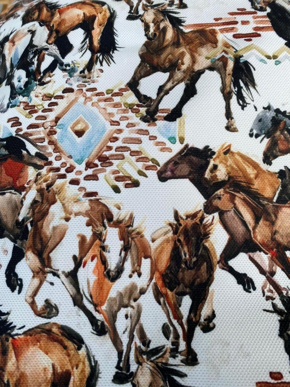 At Desenli Döşemelik Kumaş