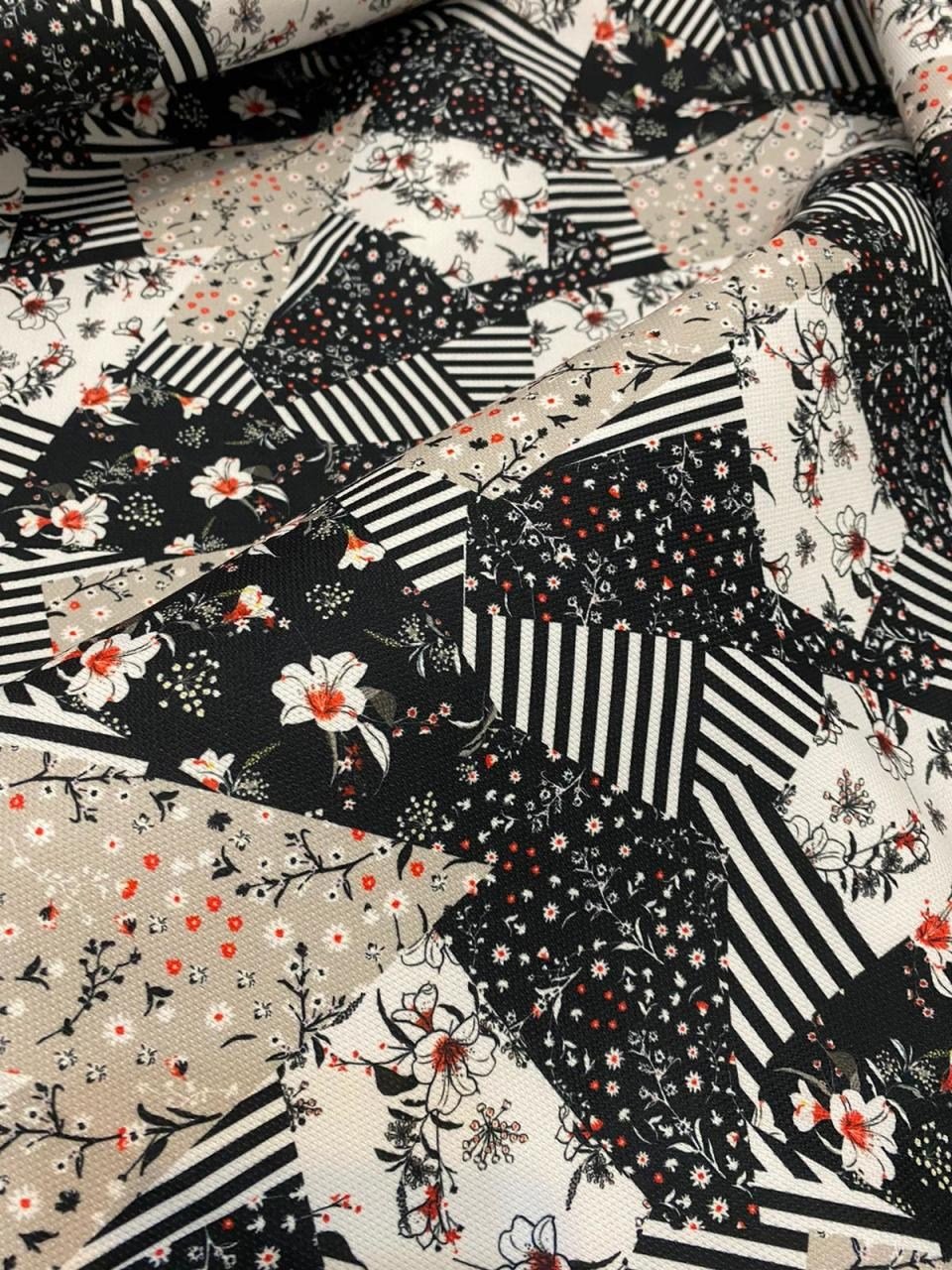 Çiçekli Patchwork Desenli Kumaş