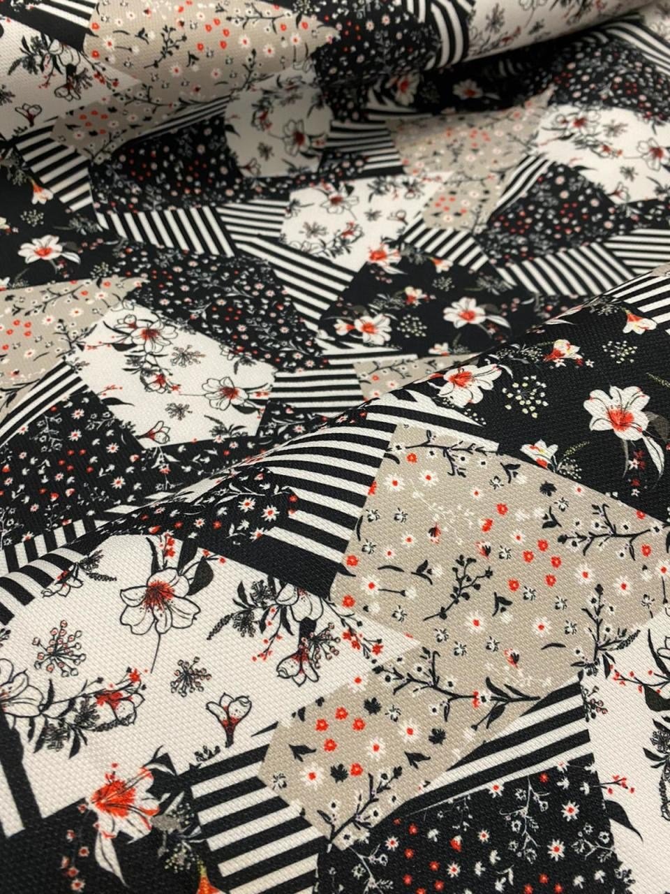 Çiçekli Patchwork Desenli Kumaş