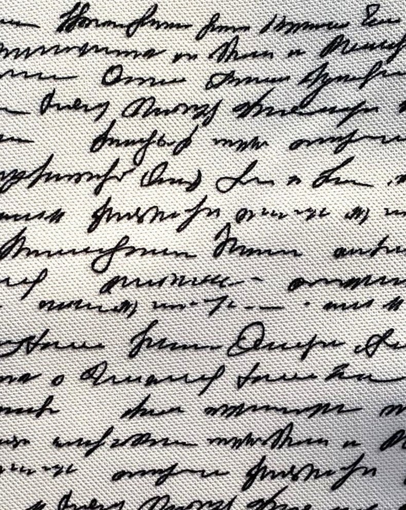 El Yazısı Desenli Kumaşev