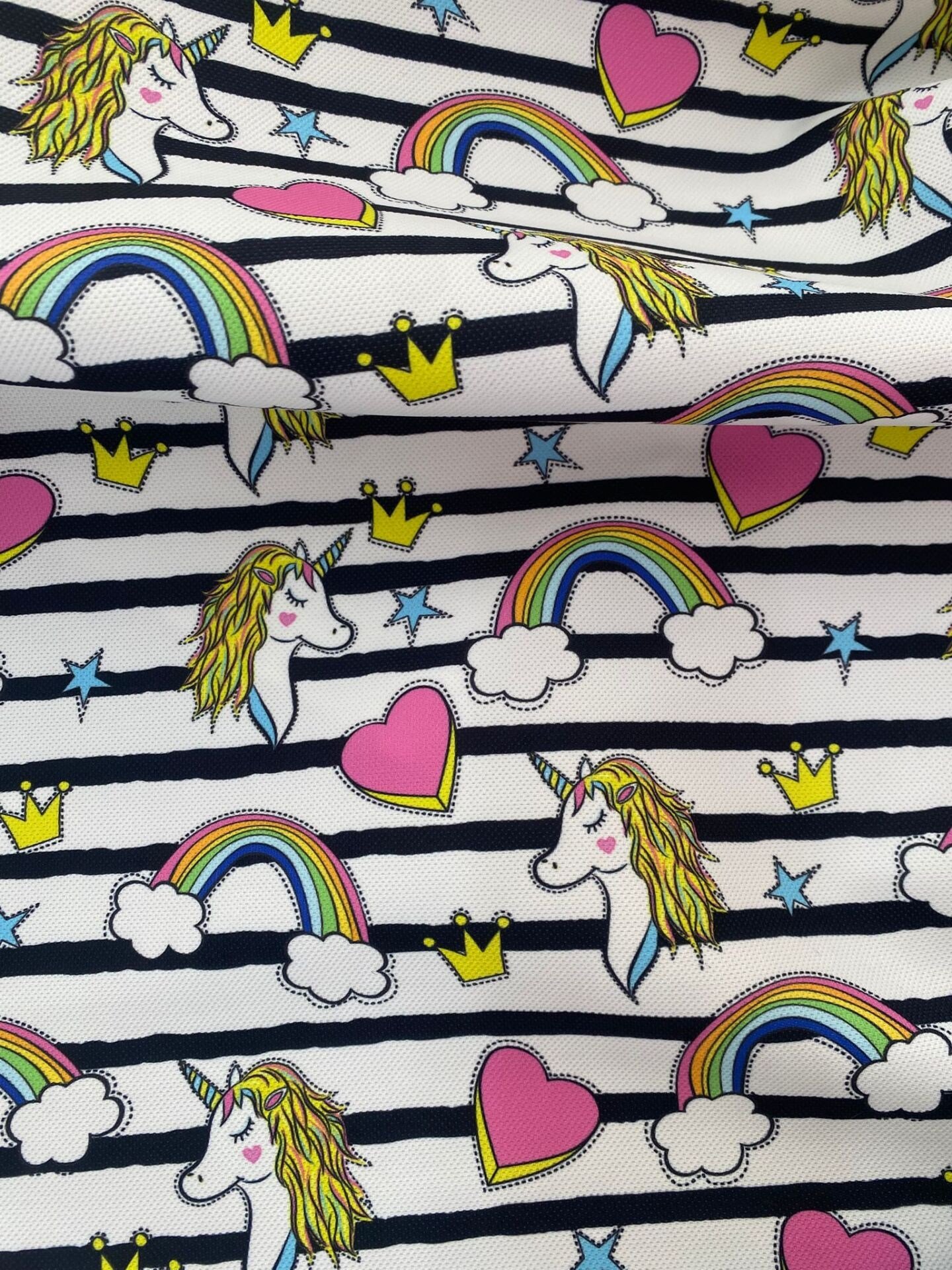 Gökkuşağı Unicorn Desenli Kumaş