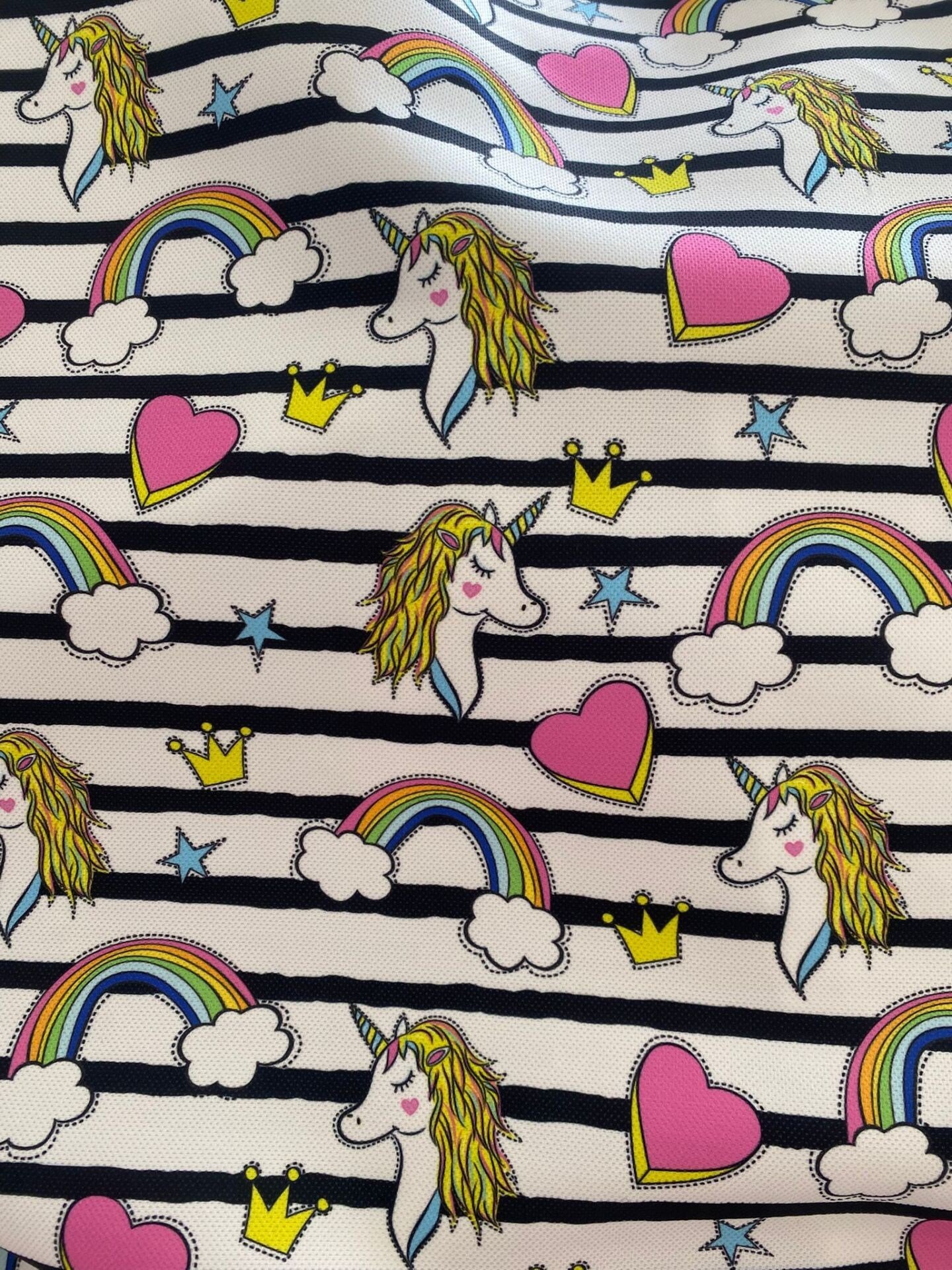 Gökkuşağı Unicorn Desenli Kumaş