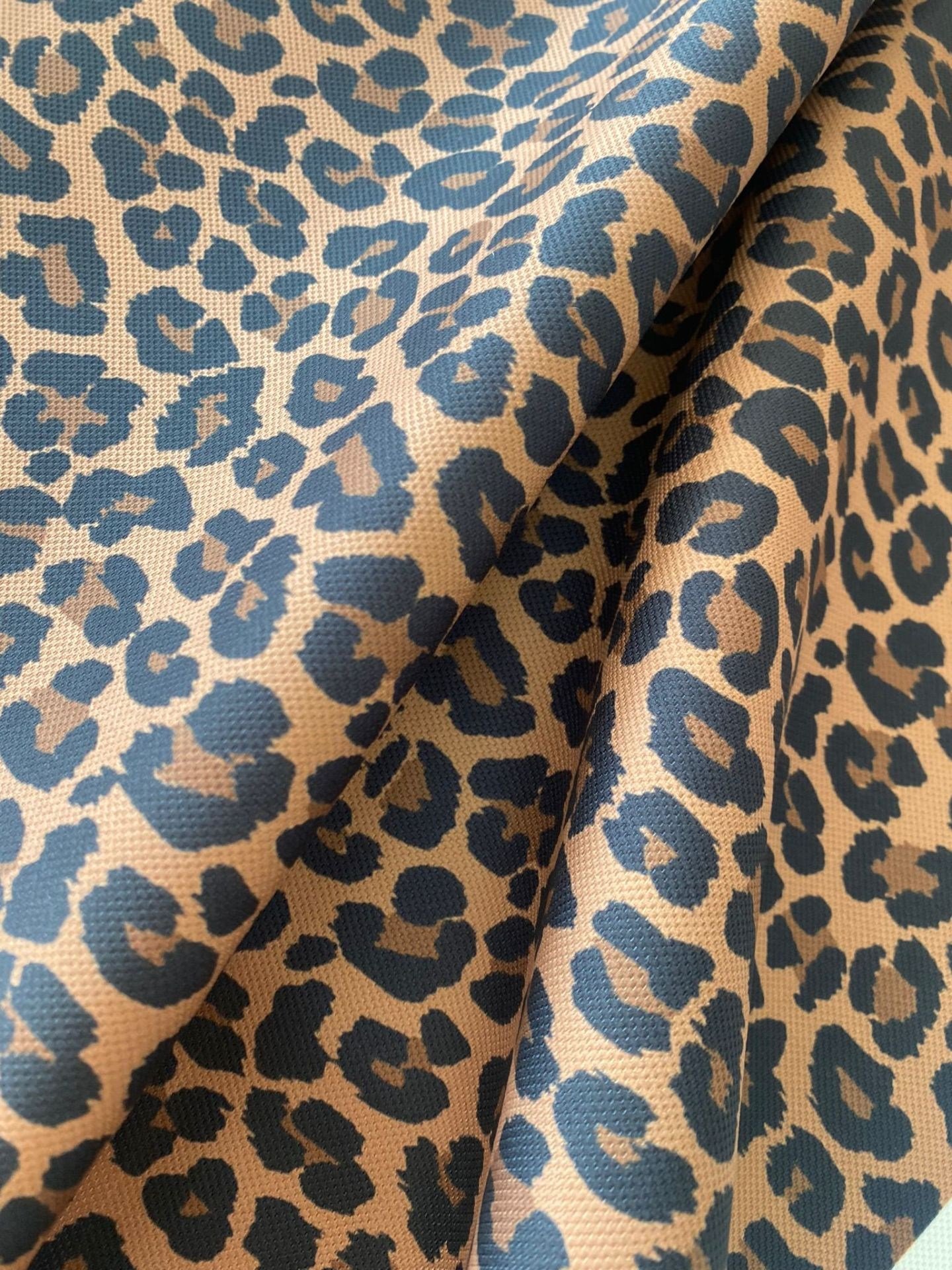 Kahverengi Leopar Desenli Kumaş