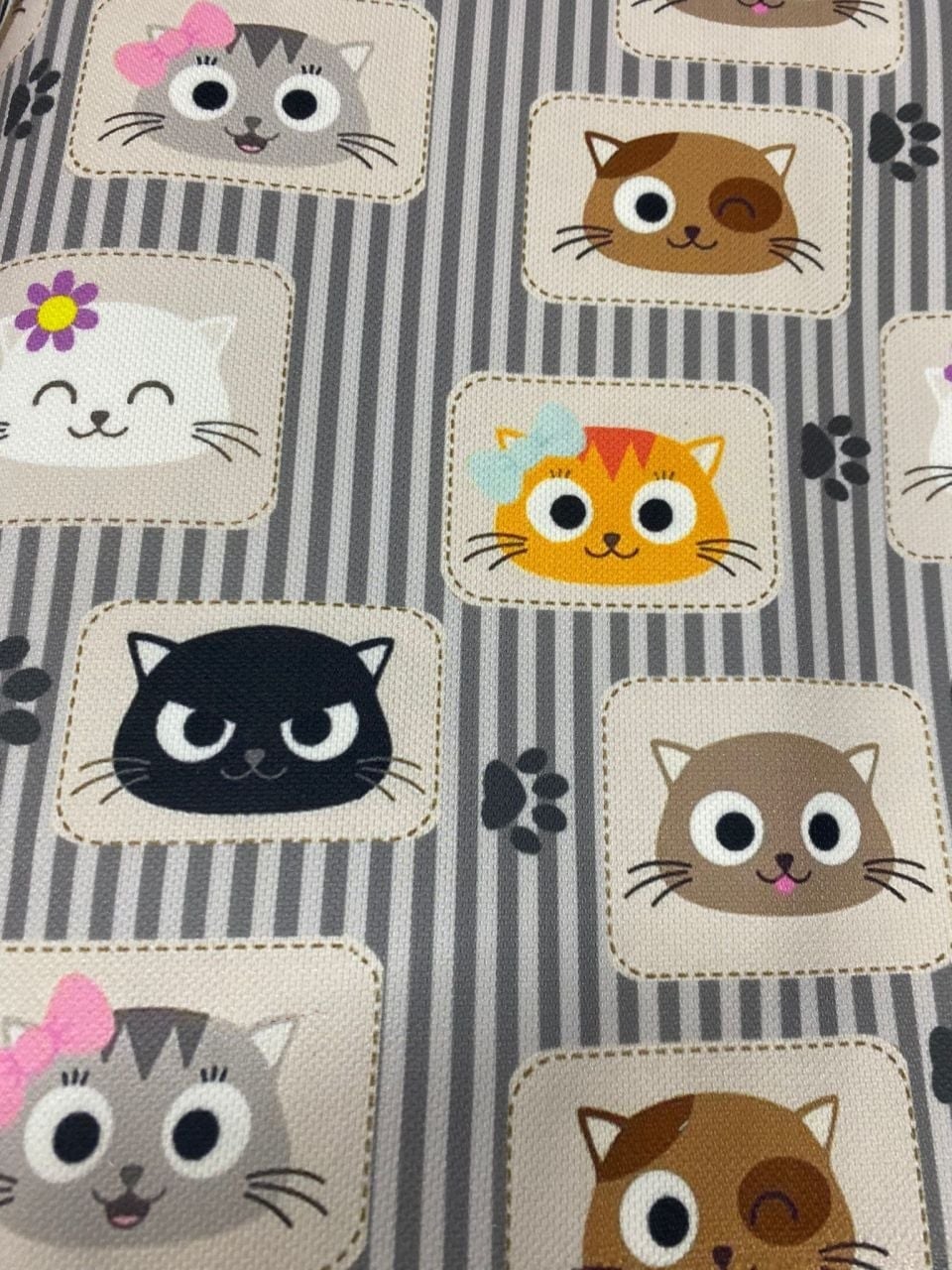 Kedi ve Pati Desenli Kumaş