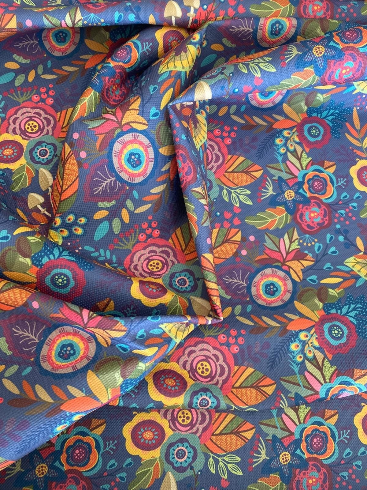 Koyu Pastel Geometrik Çiçek  Desenli Kumaş