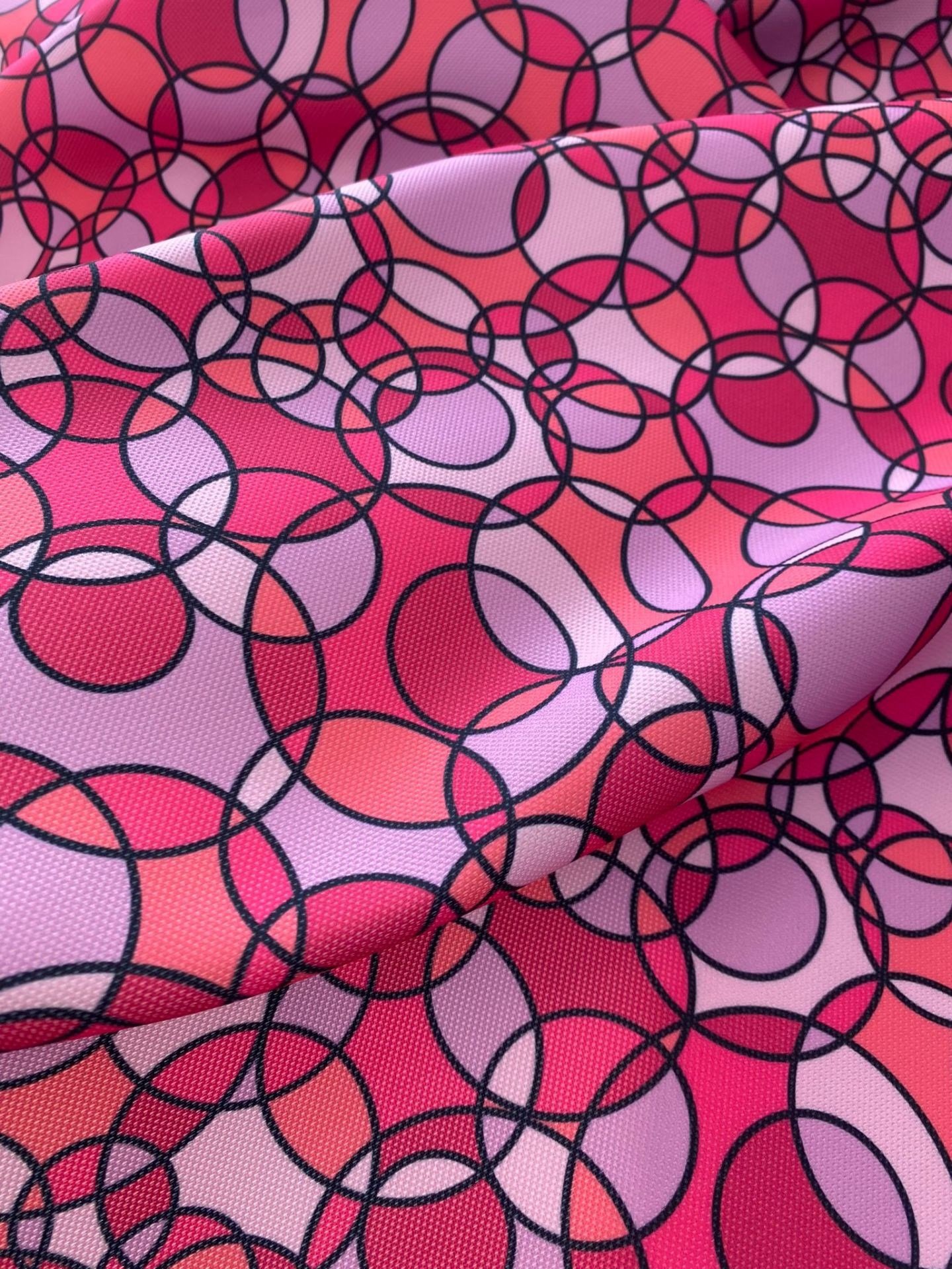 Pembe Daireli Geometrik Desenli Kumaş