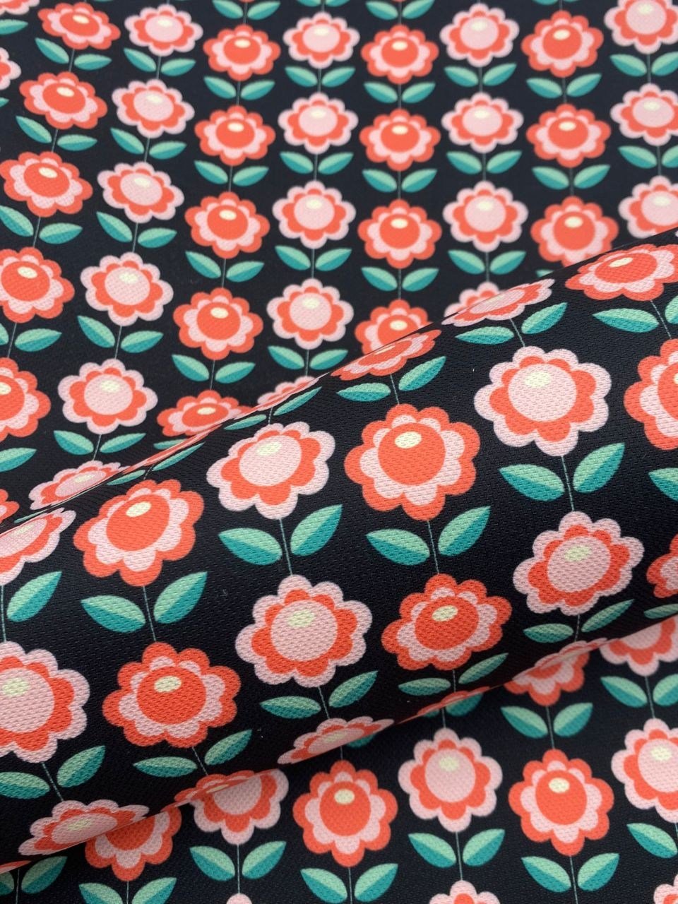 Pembe Vintage Çiçek Desenli Kumaş