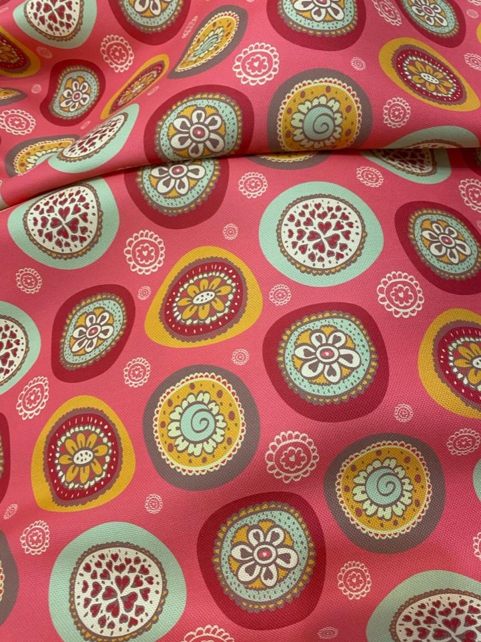 Pembe Zemin Mandala Desenli Kumaş